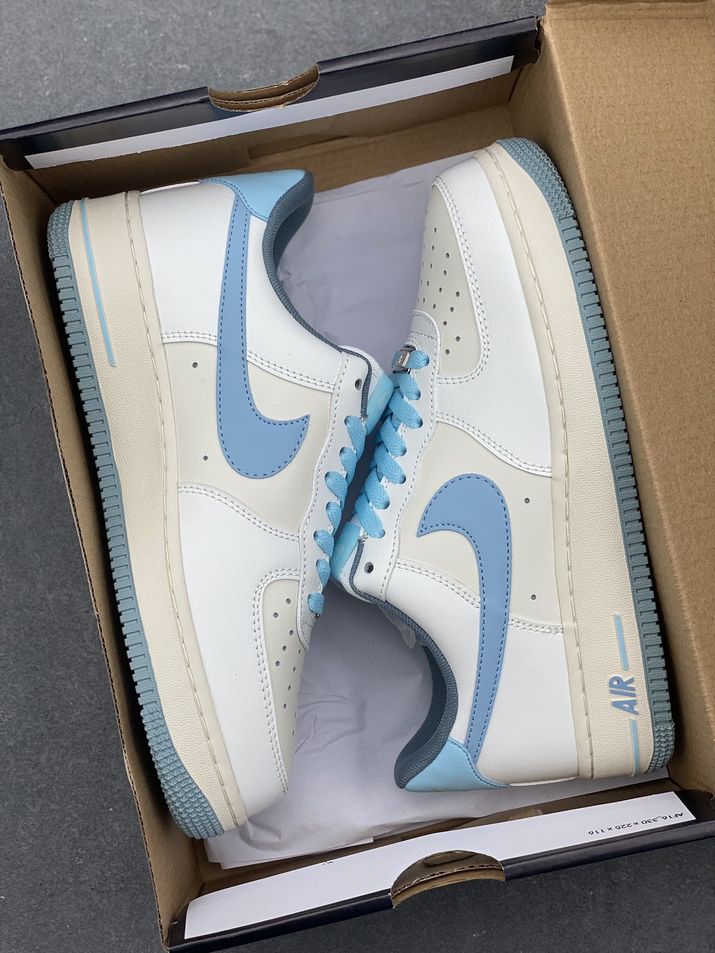 NK Air Force 1 Low-Top Sneakers: Original Design with Honeycomb Cushioning 10 i1733246656 2057 8
