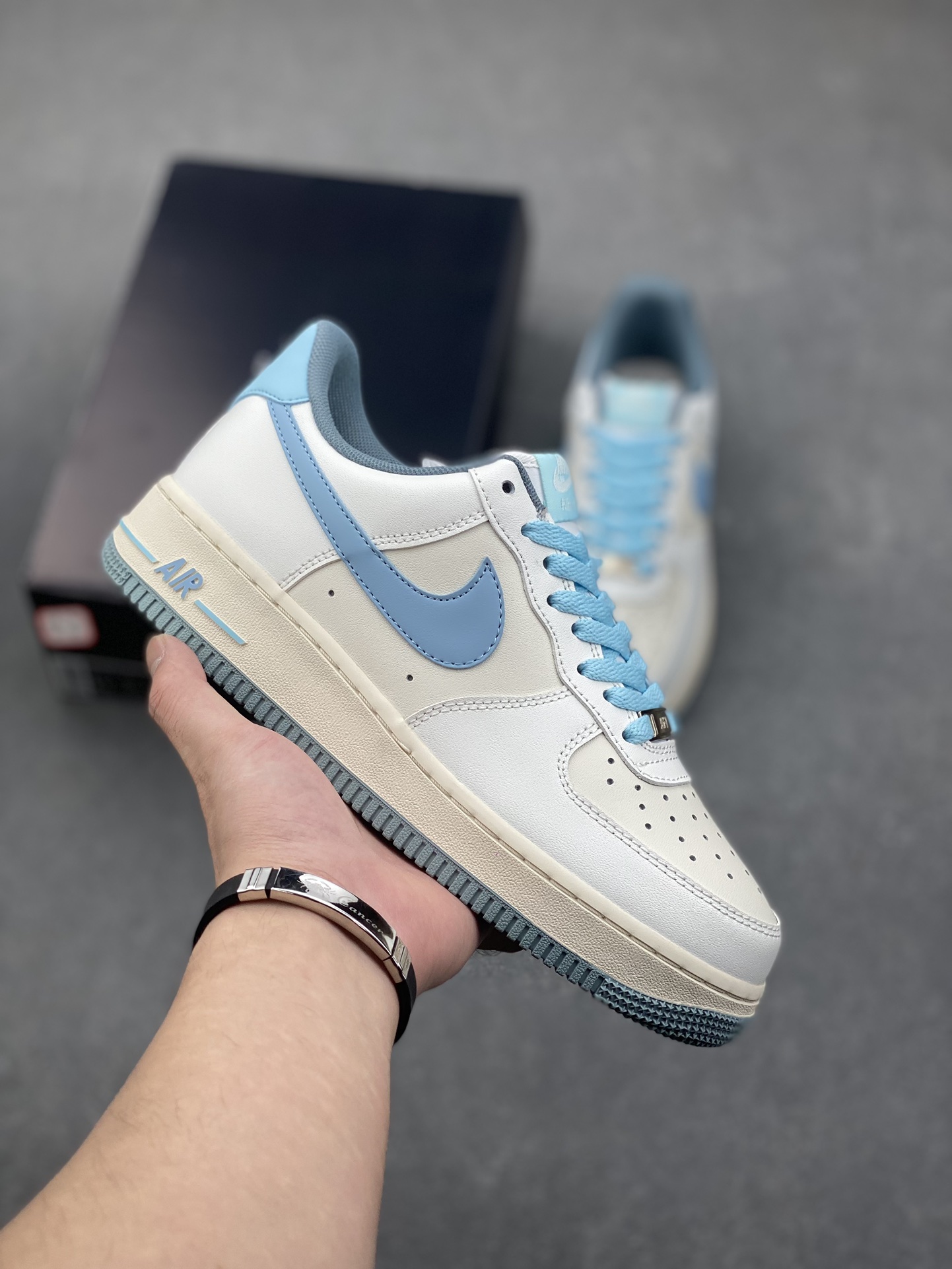 NK Air Force 1 Low-Top Sneakers: Original Design with Honeycomb Cushioning 2 i1733246656 4274 6