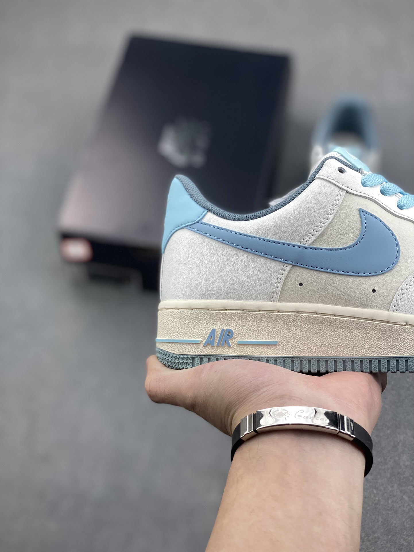 NK Air Force 1 Low-Top Sneakers: Original Design with Honeycomb Cushioning 6 i1733246656 4572 3