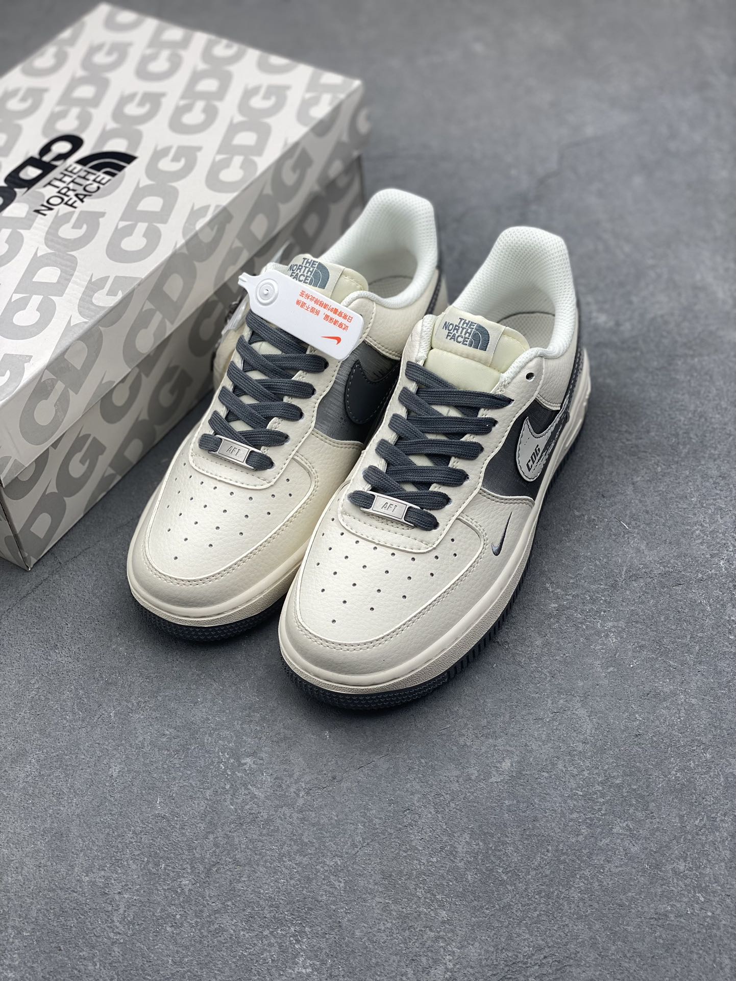 Nike Air Force 1 '07 Low The North Face CDG Sneakers DM6688-002 9 i1733329715 2749 2