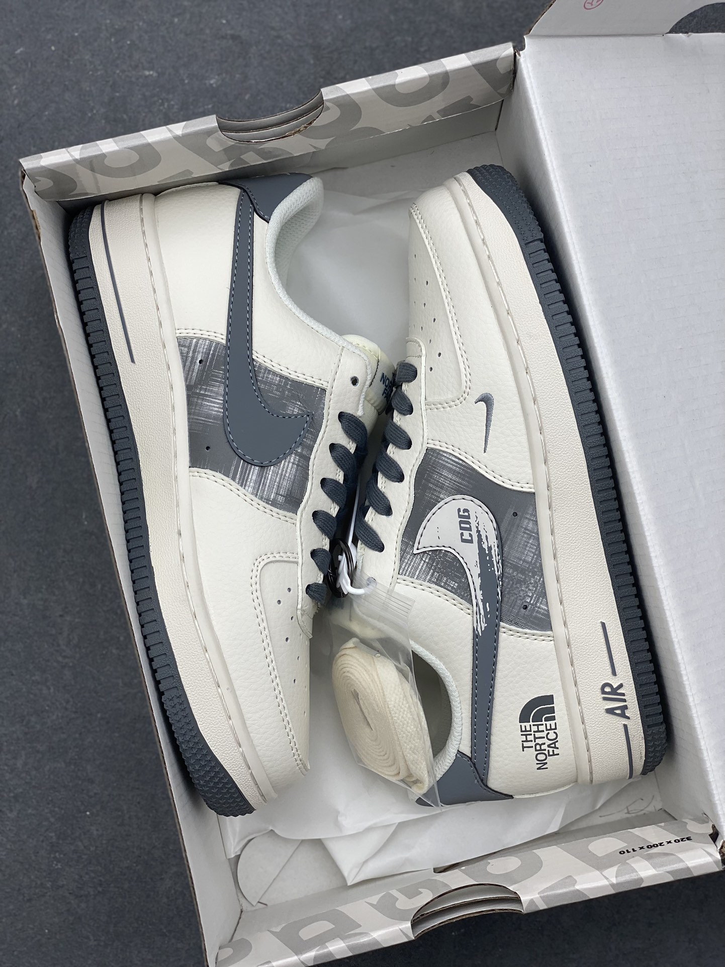 Nike Air Force 1 '07 Low The North Face CDG Sneakers DM6688-002 10 i1733329715 6562 3