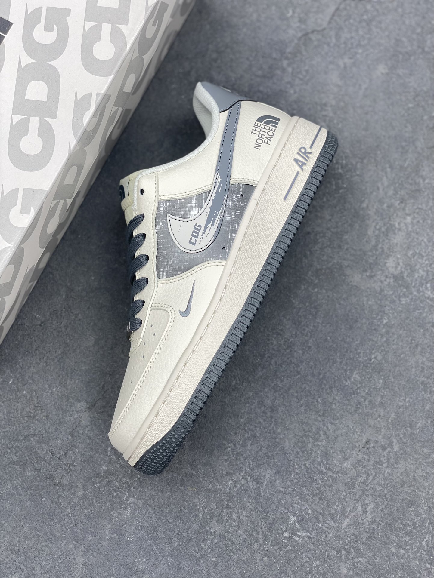 Nike Air Force 1 '07 Low The North Face CDG Sneakers DM6688-002 8 i1733329715 7792 1