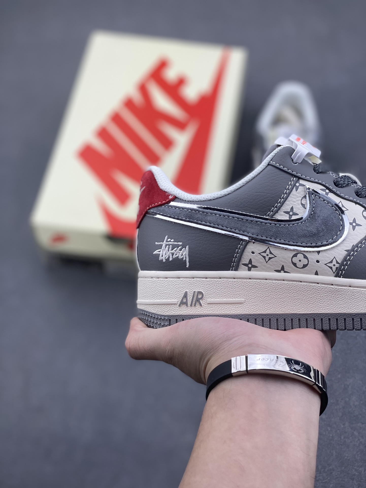 Nike Air Force 1 '07 Low Stussy Collaboration - Limited Edition Sneakers 6 i1733329831 7313 1
