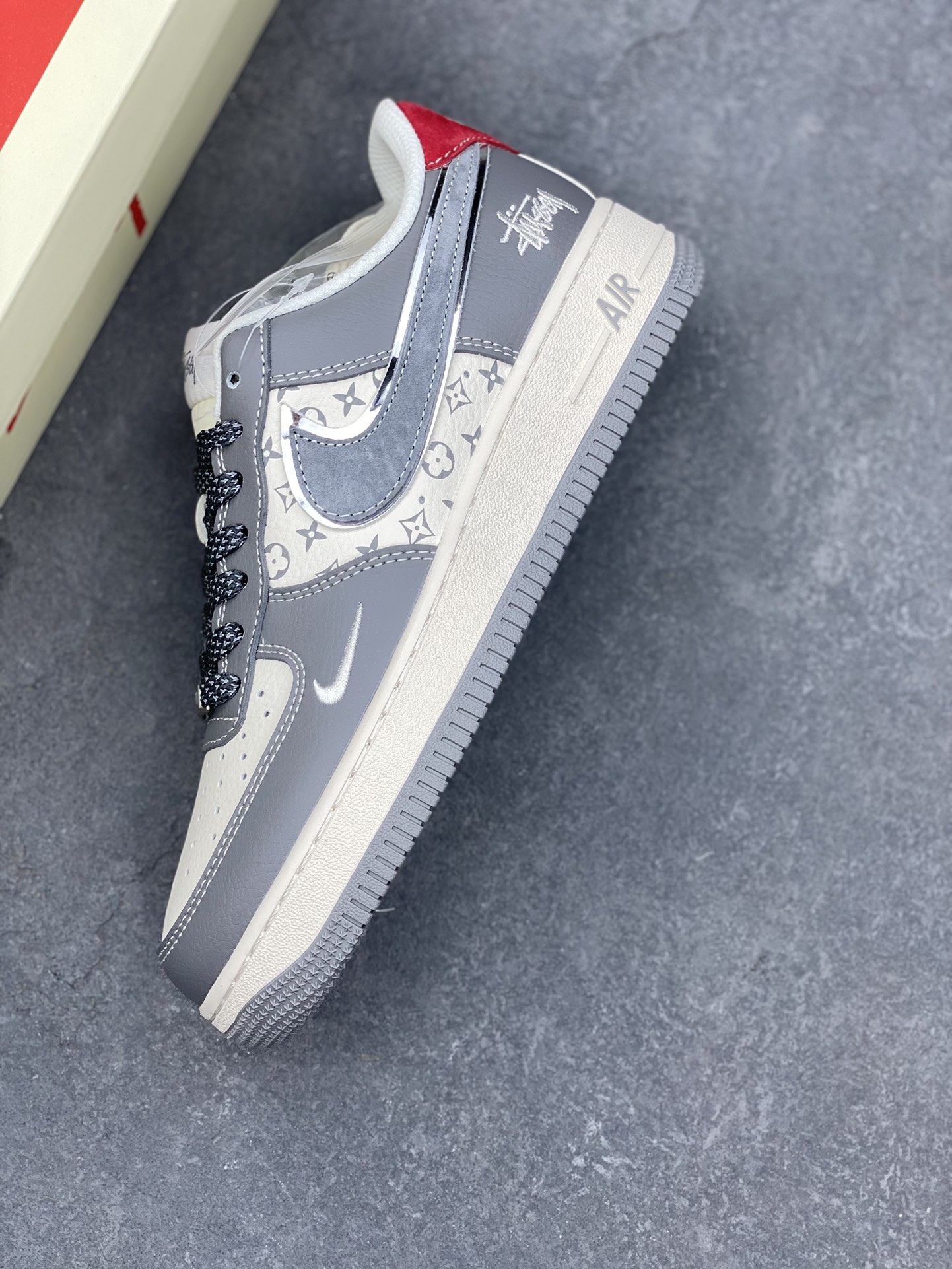 Nike Air Force 1 '07 Low Stussy Collaboration - Limited Edition Sneakers 8 i1733329831 8452 5