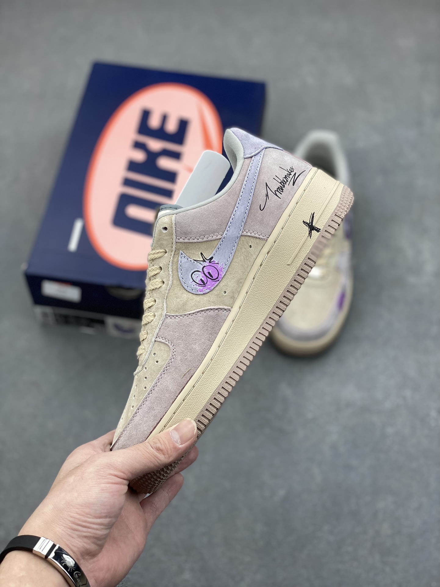 Nike Air Force 1 Low Sneakers Custom Graffiti Design, Casual Shoes For Men Women 4 i1733418019 4232 8
