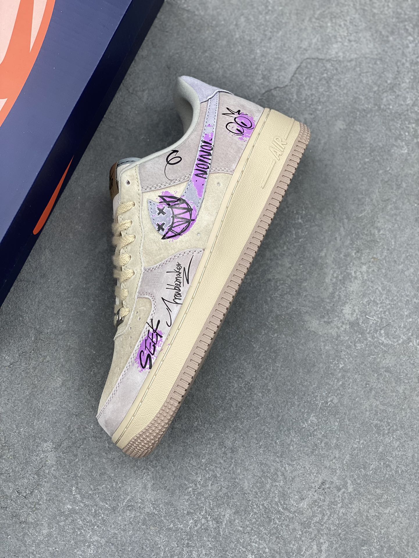 Nike Air Force 1 Low Sneakers Custom Graffiti Design, Casual Shoes For Men Women 8 i1733418019 4625 5