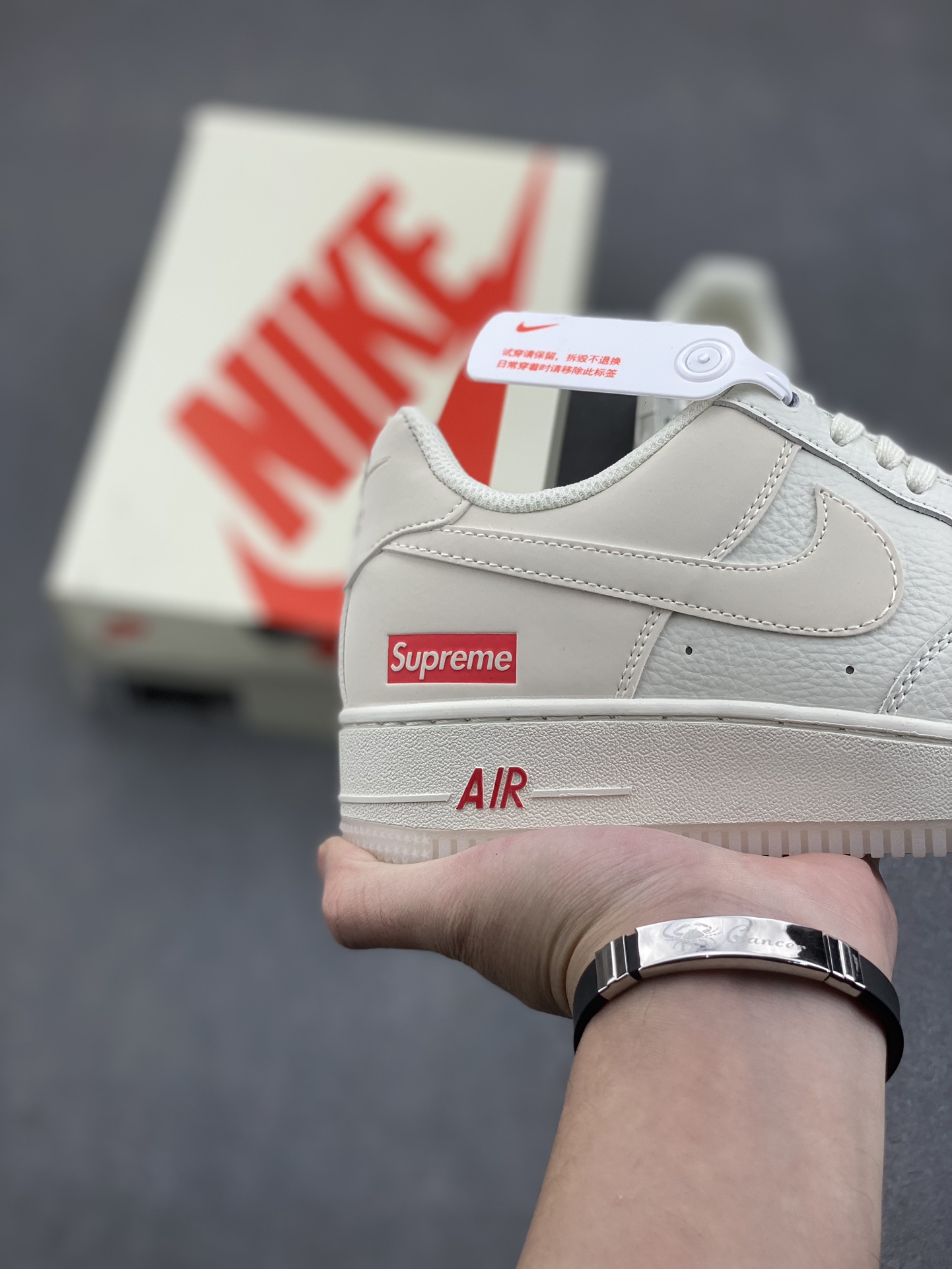 Nike Air Force 1 '07 Low Supreme Collab - White Crystal Bottom Sneakers 6 i1733590730 9968 1