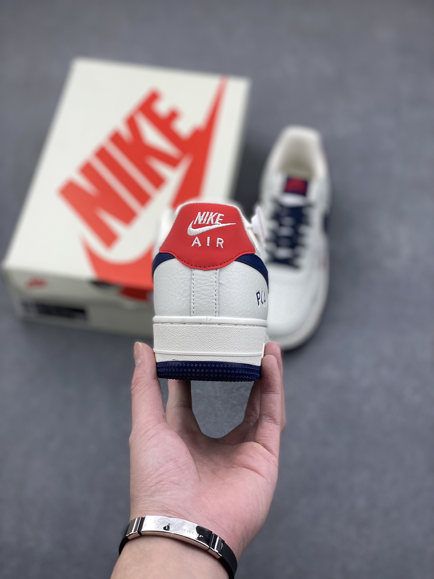 Nike Air Force 1 '07 Low CDG Play Collab Sneakers - Off White/Navy 5 i1733590798 4346 6