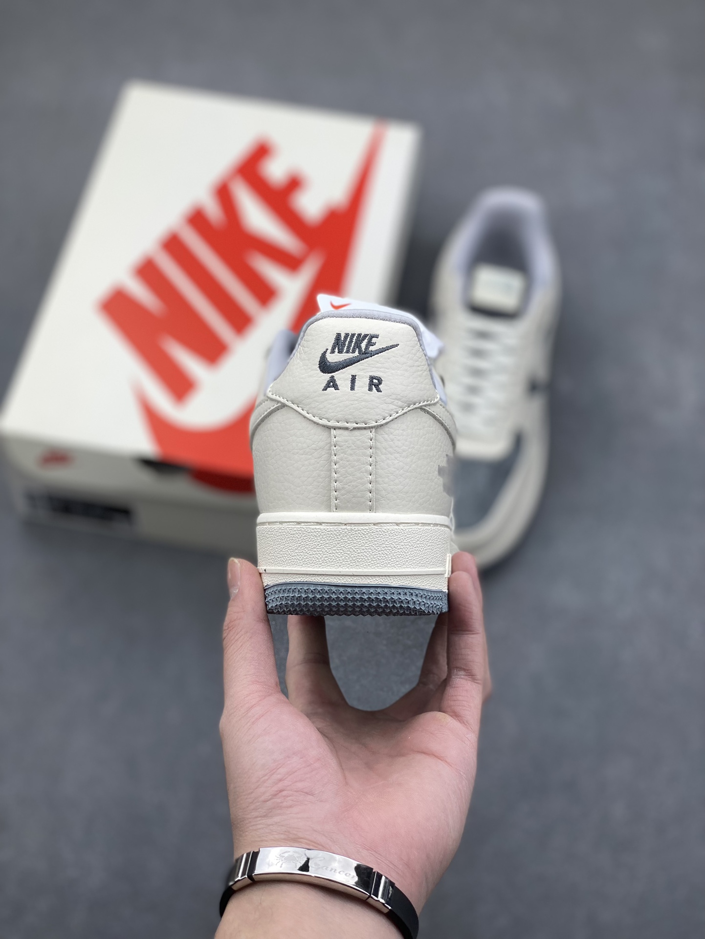 Nike Air Force 1 '07 Low The North Face Collab Sneakers - Cream/Gray 5 i1733591033 7457 0