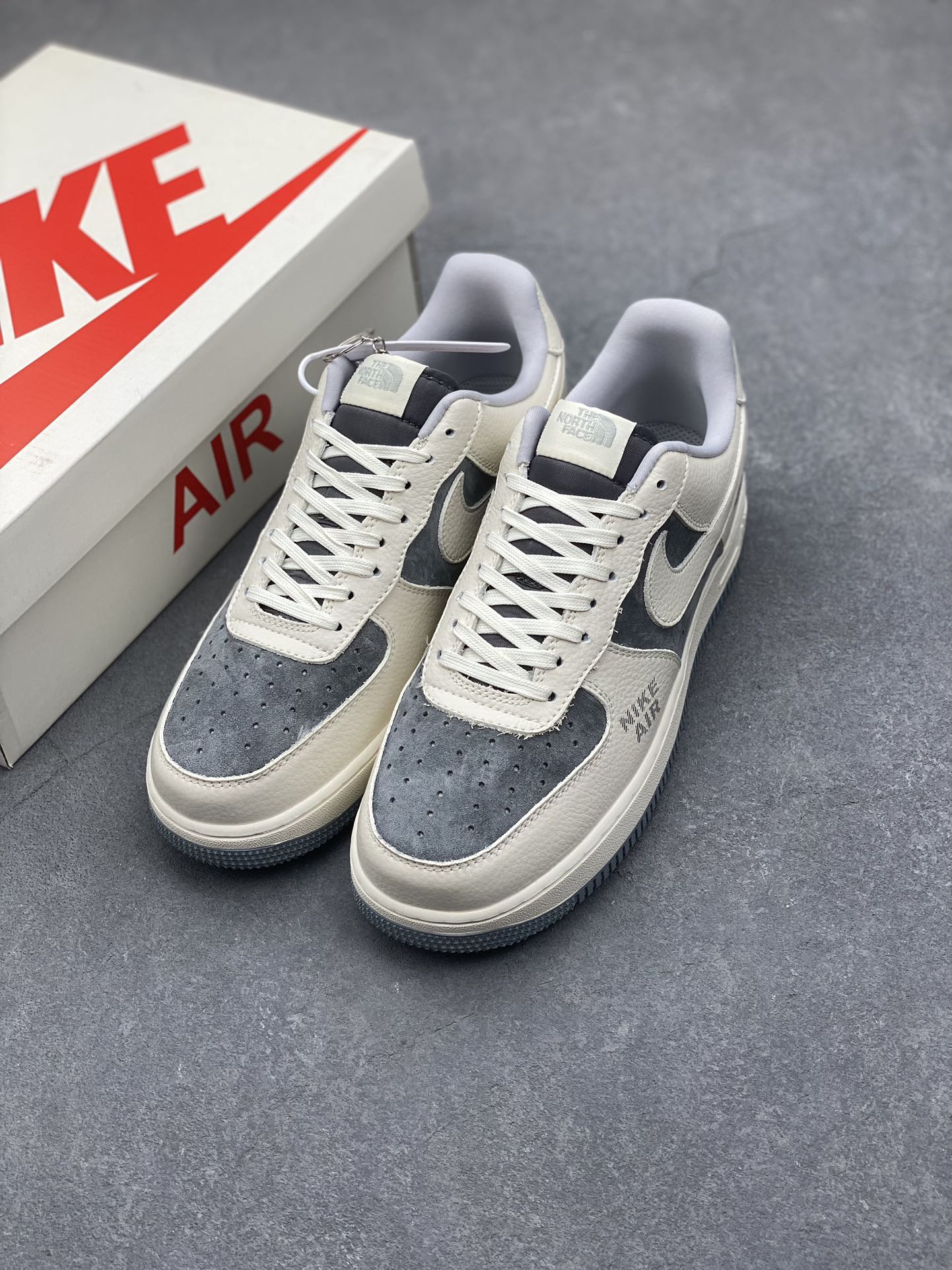 Nike Air Force 1 '07 Low The North Face Collab Sneakers - Cream/Gray 9 i1733591033 7901 1