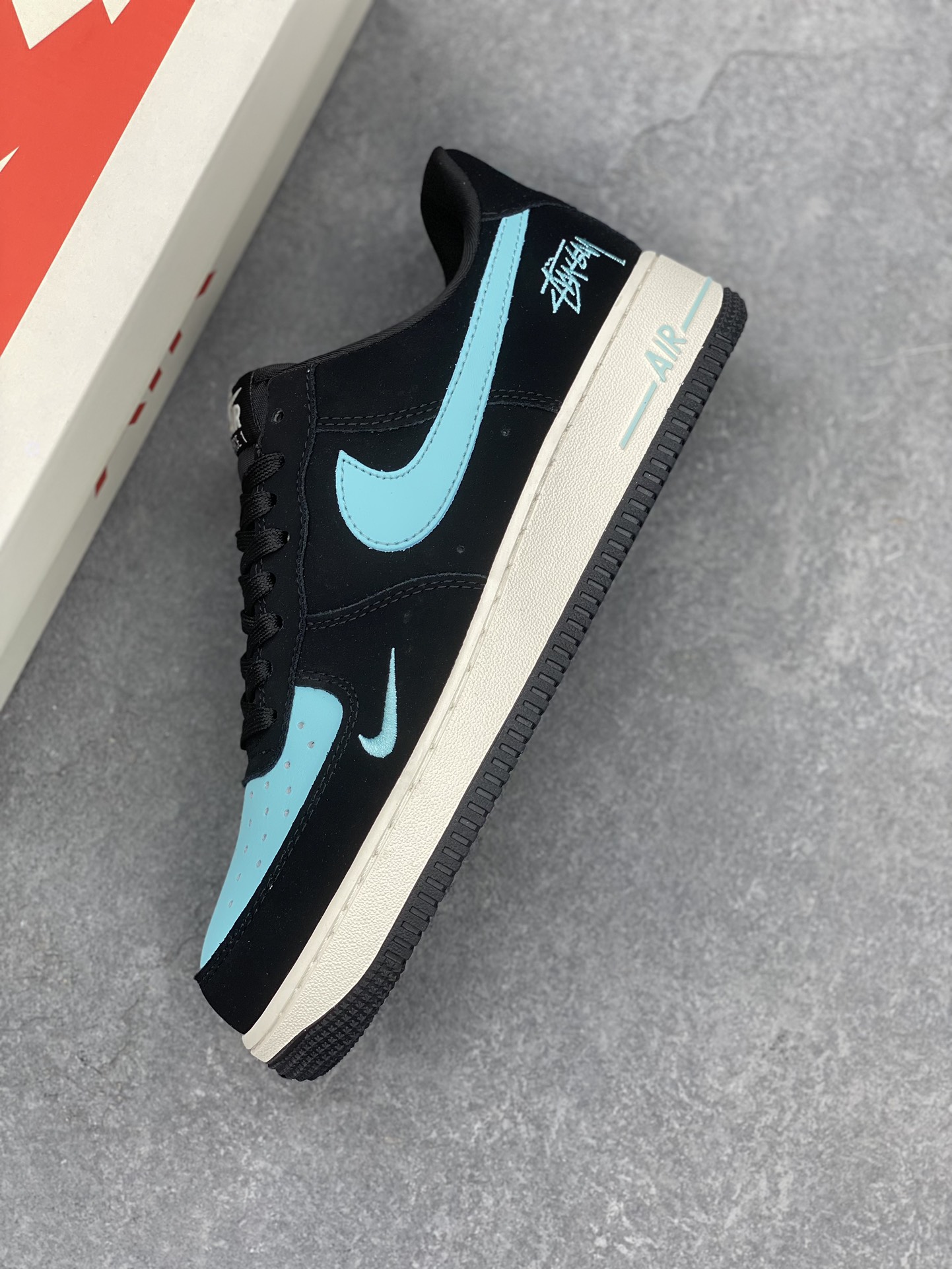 Nike Air Force 1 '07 Low Stussy Black Tiffany & Co. Sneakers 8 i1733729021 4020 1
