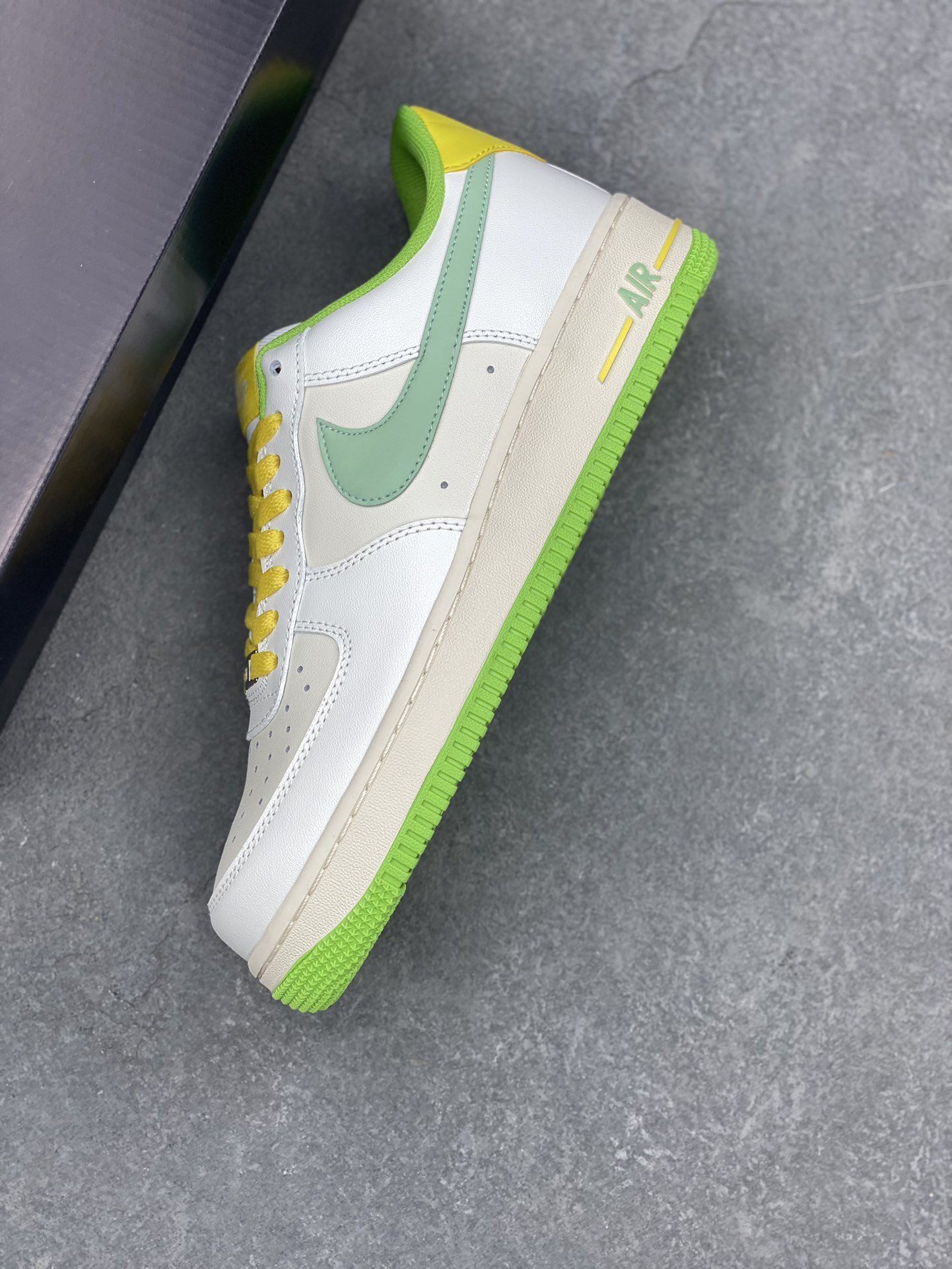 Nike Air Force 1 Low Retro Sneakers - White/Green/Yellow 8 i1733729061 5750 8