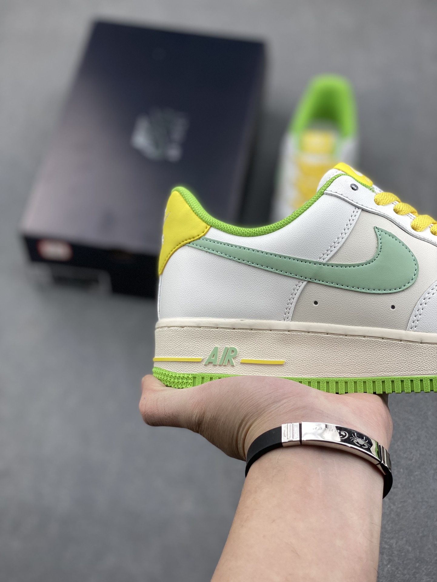 Nike Air Force 1 Low Retro Sneakers - White/Green/Yellow 6 i1733729061 6683 5
