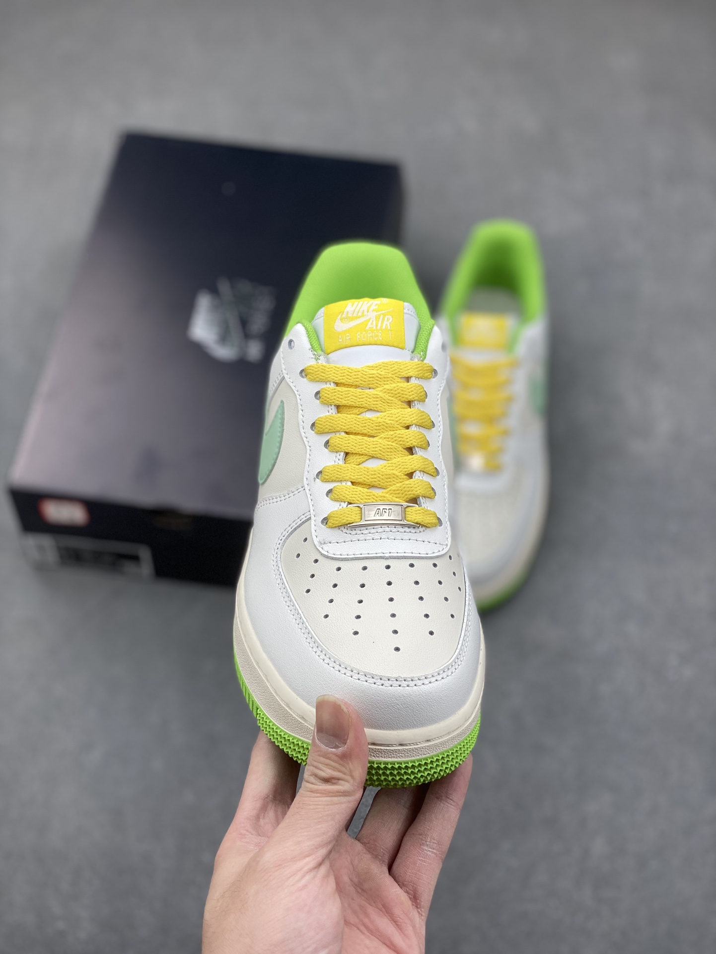 Nike Air Force 1 Low Retro Sneakers - White/Green/Yellow 3 i1733729061 6691 4