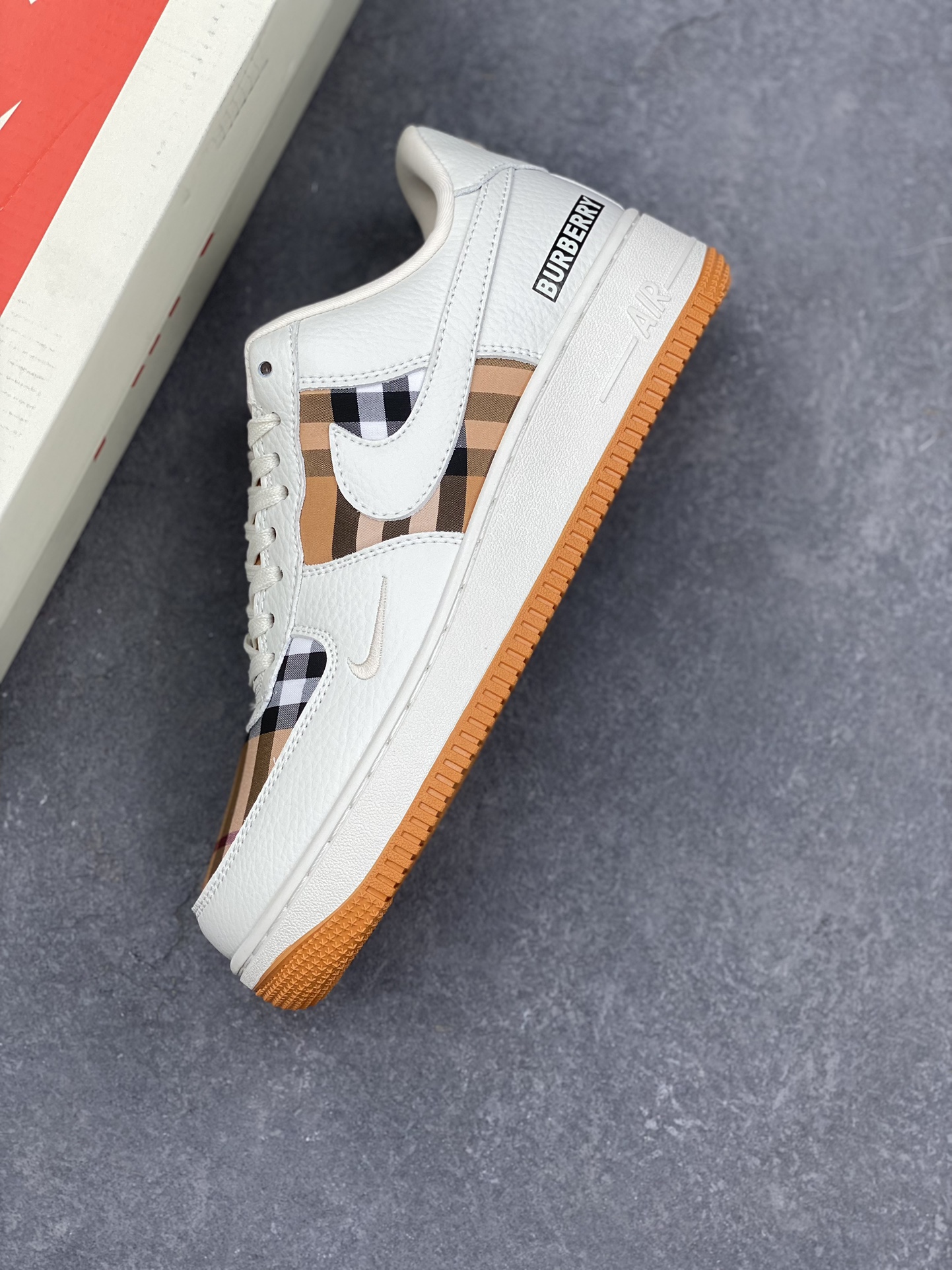 Nike Air Force 1 '07 Low Burberry Collab Sneakers - White/Yellow Plaid 8 i1733771802 6990 0