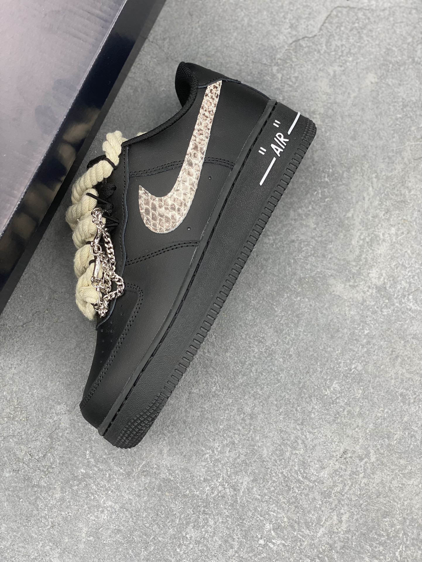 Nike Air Force 1 '07 Low Black Snake Casual Sneakers CW2288-001 8 i1733772222 6338 5