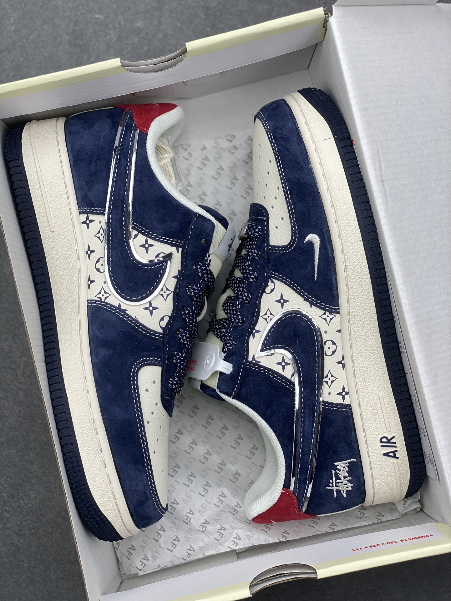 Nike Air Force 1 '07 Low Stussy Deep Blue Red Sneakers 10 i1733772414 3164 0