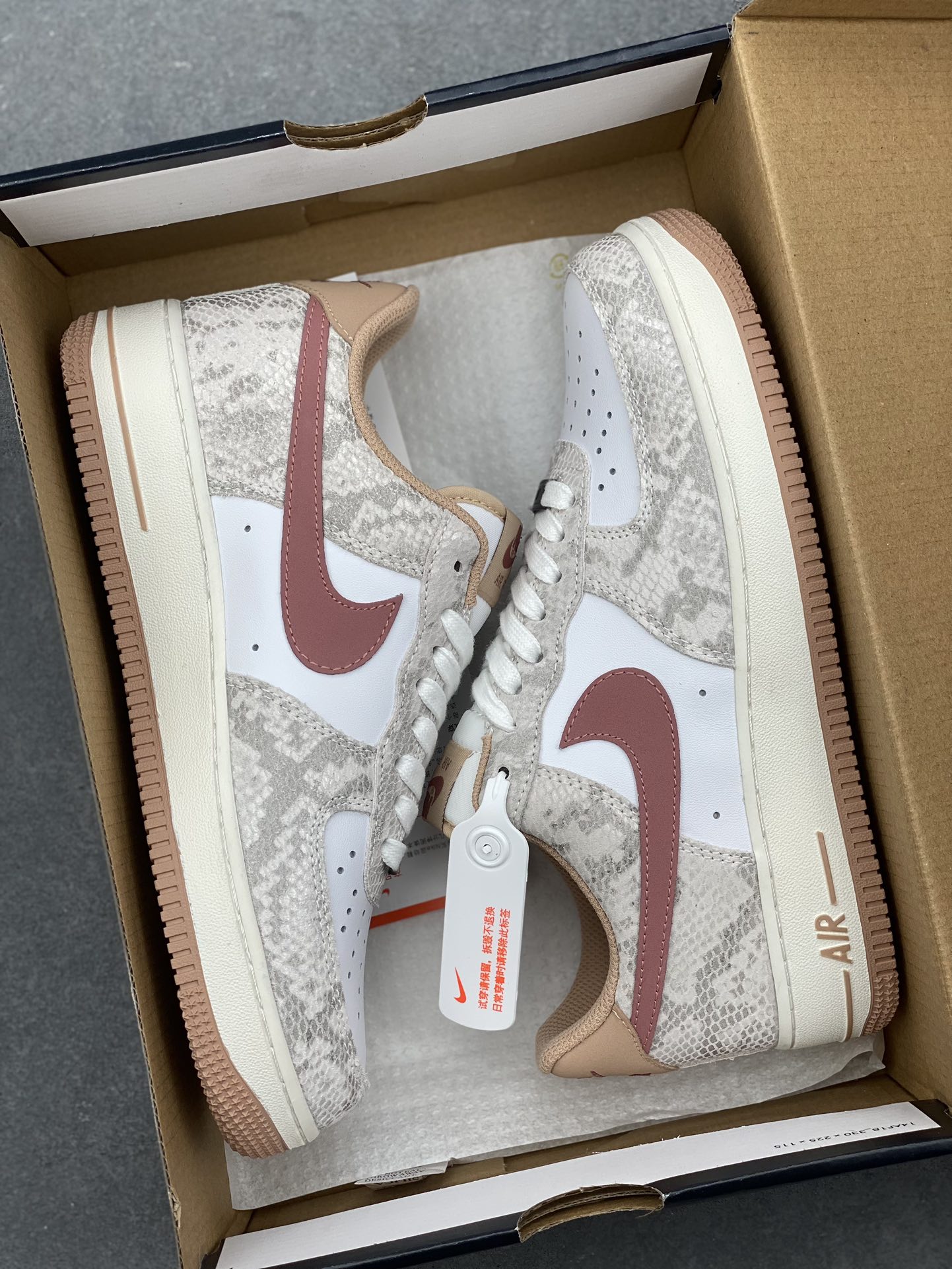 Nike Air Force 1 '07 Low Snakeskin: Iconic Style, Modern Comfort 9 i1733848603 1992 5