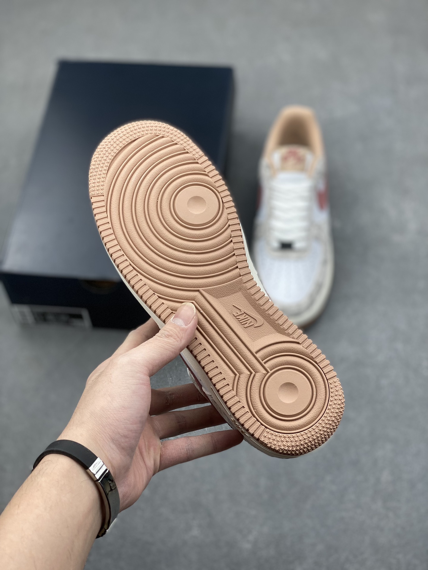 Nike Air Force 1 '07 Low Snakeskin: Iconic Style, Modern Comfort 6 i1733848603 377 2