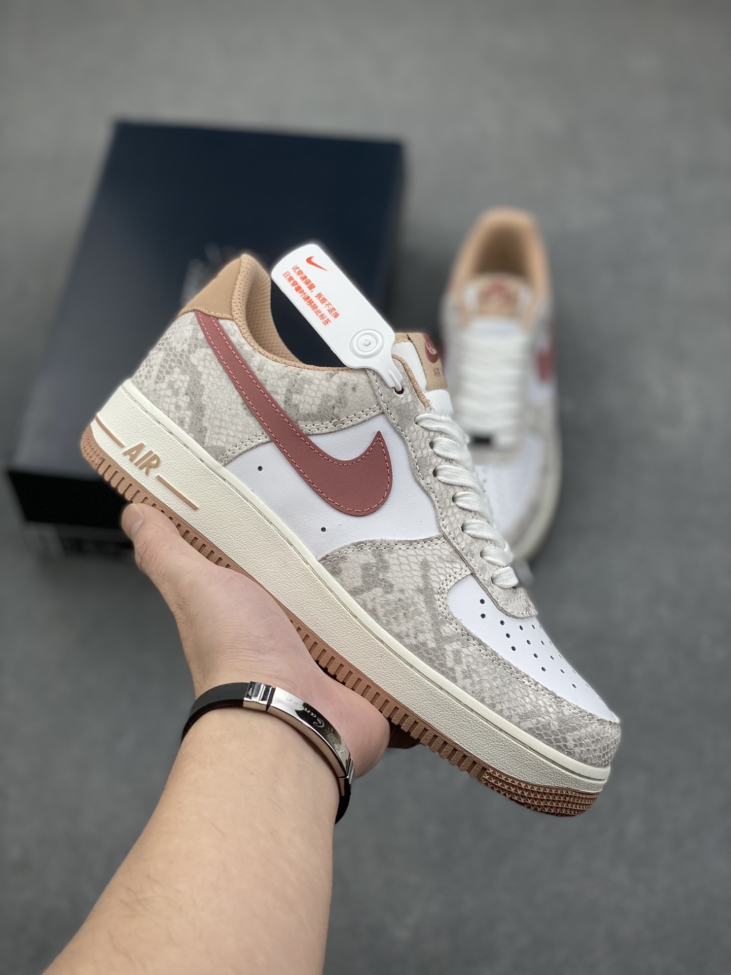 Nike Air Force 1 '07 Low Snakeskin: Iconic Style, Modern Comfort 2 i1733848603 4518 7