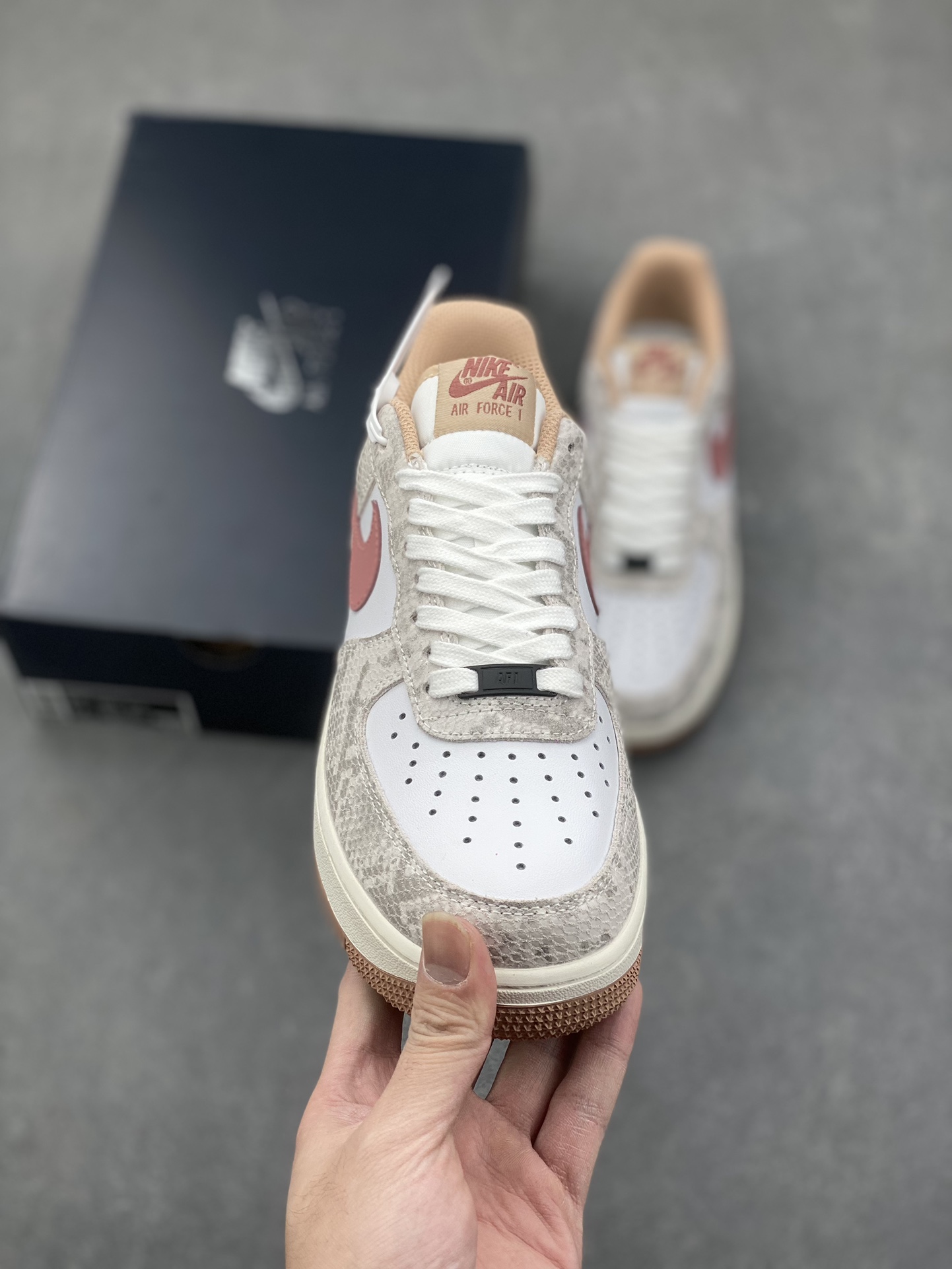 Nike Air Force 1 '07 Low Snakeskin: Iconic Style, Modern Comfort 3 i1733848603 5012 4
