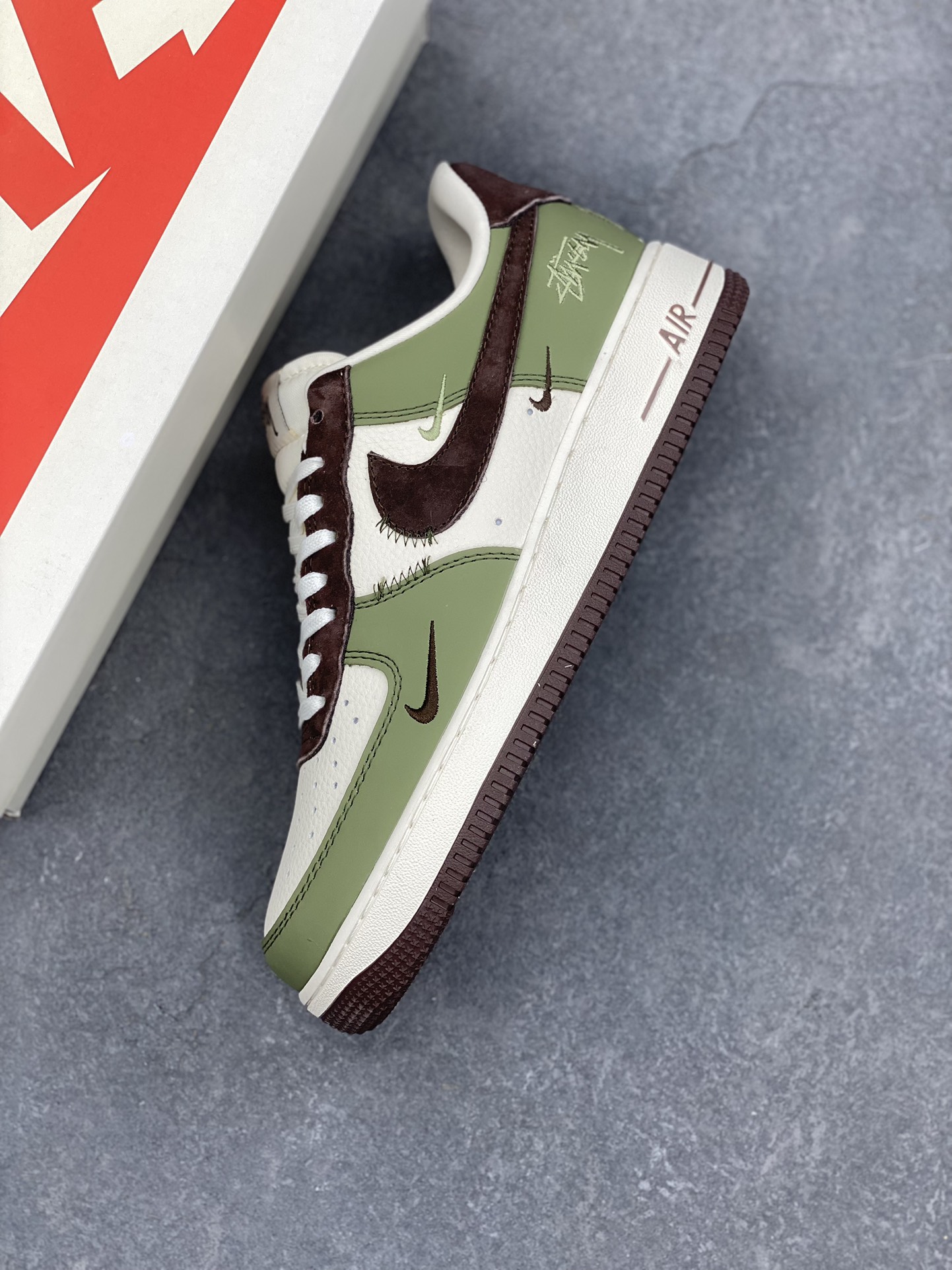 Nike Air Force 1 '07 Low Stussy Collab Green Brown Sneakers 8 i1733848983 2451 3