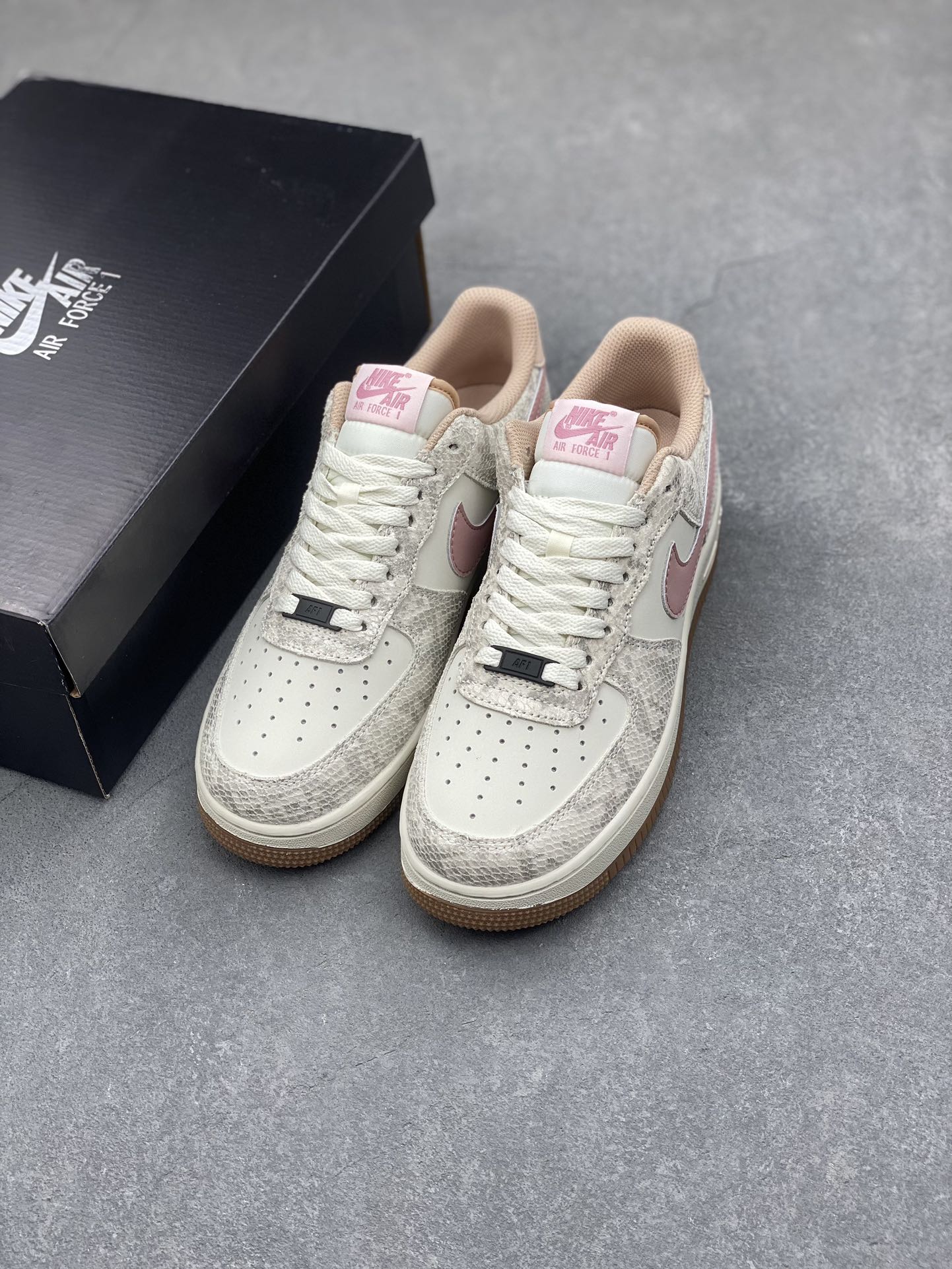Nike Air Force 1 '07 Low Platform Sneakers - Style & Comfort 9 i1733849206 9489 0