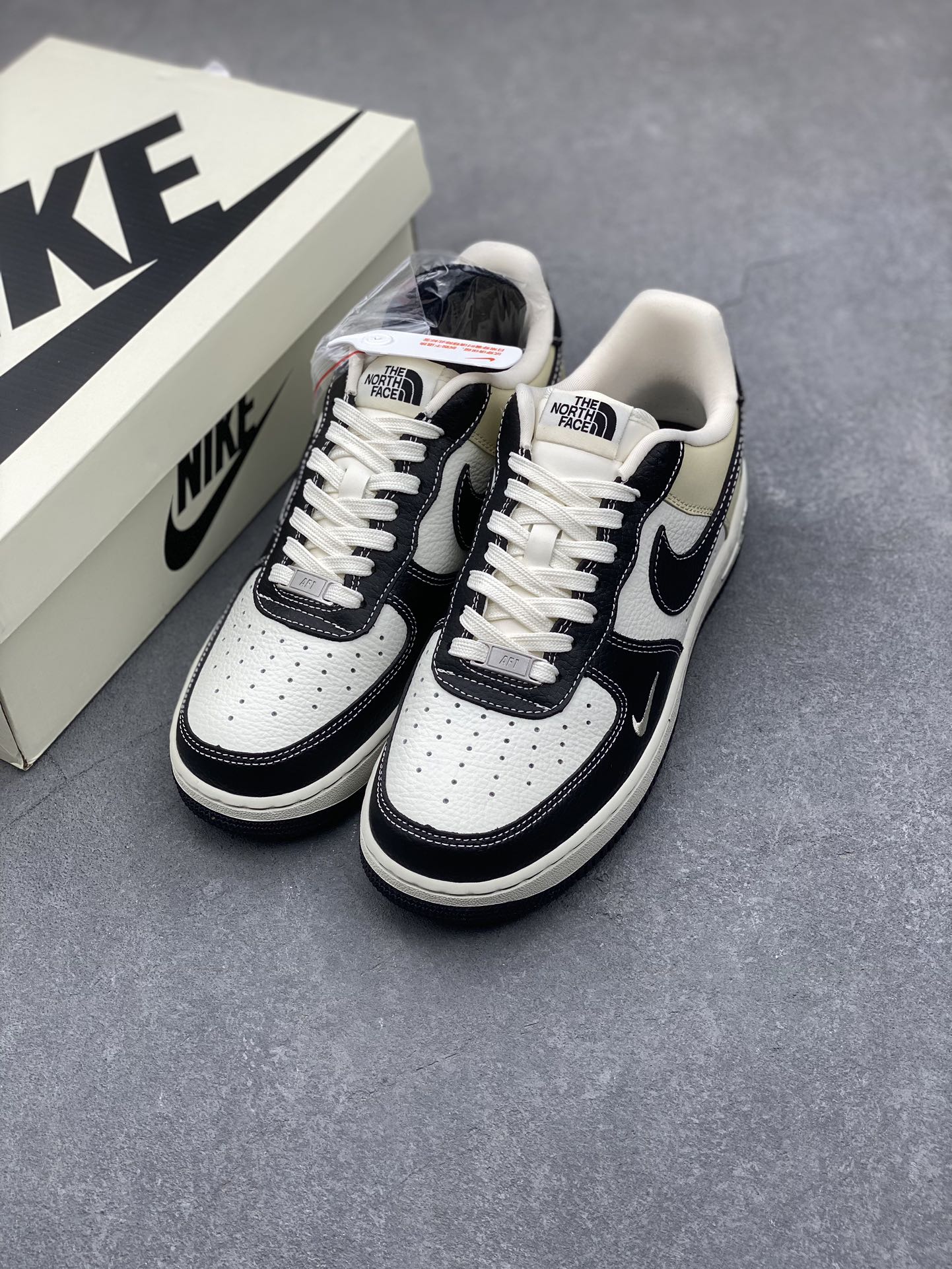 Nike Air Force 1 '07 Low The North Face Black Leather Sneakers 9 i1733936419 650 7