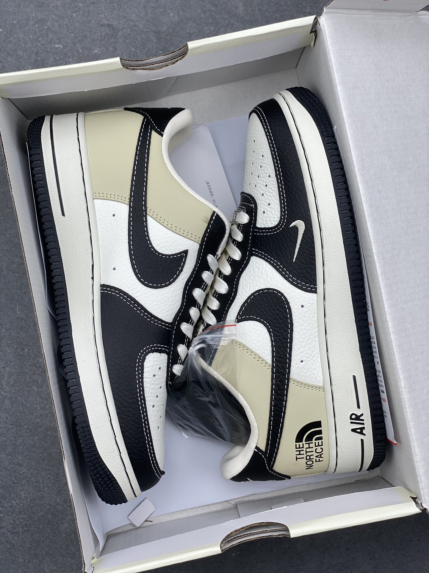 Nike Air Force 1 '07 Low The North Face Black Leather Sneakers 10 i1733936419 7042 8