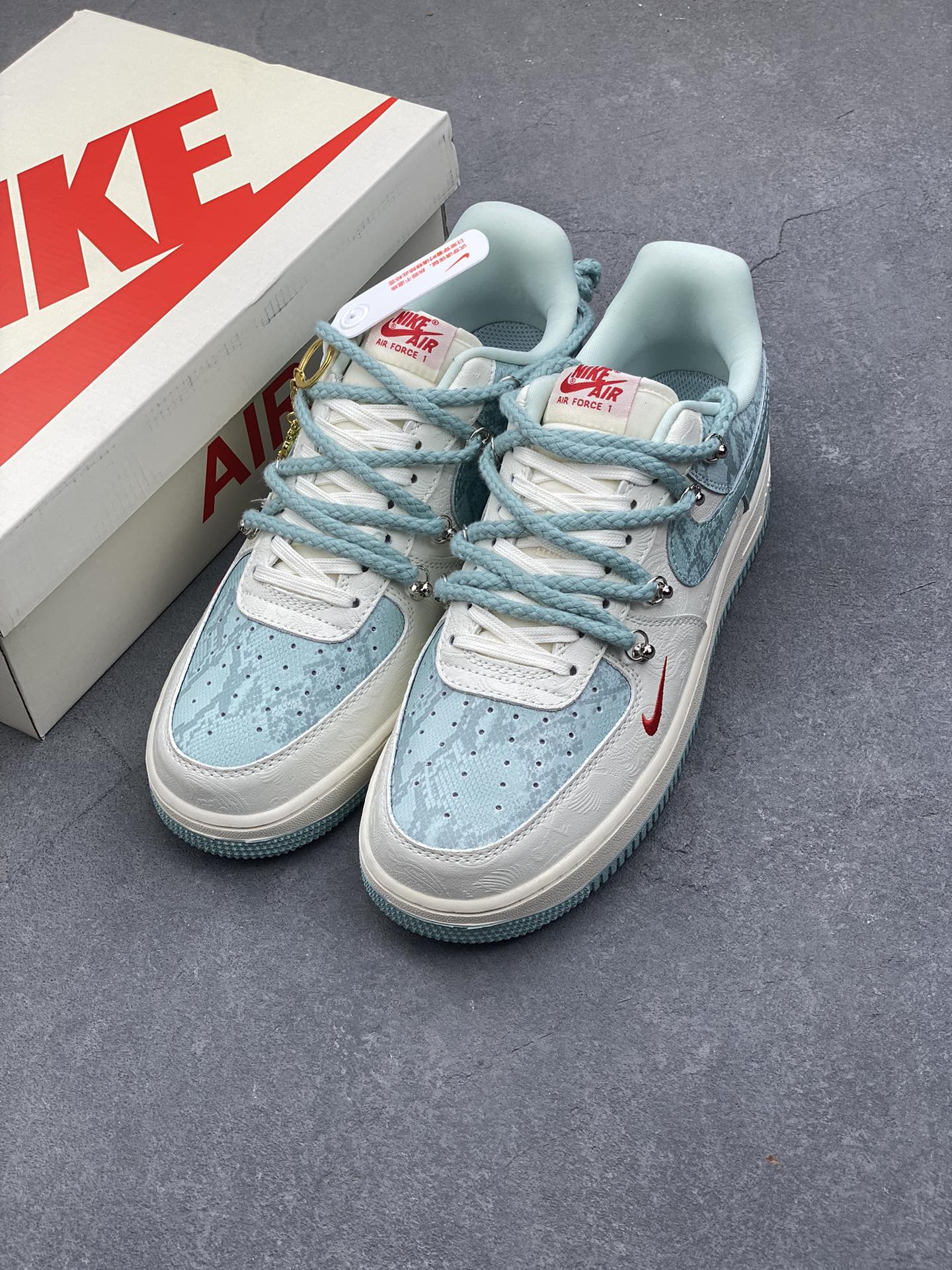 Nike Air Force 1 '07 Low 'Green Snake' Limited Edition Sneakers 8 i1734196310 4591 6