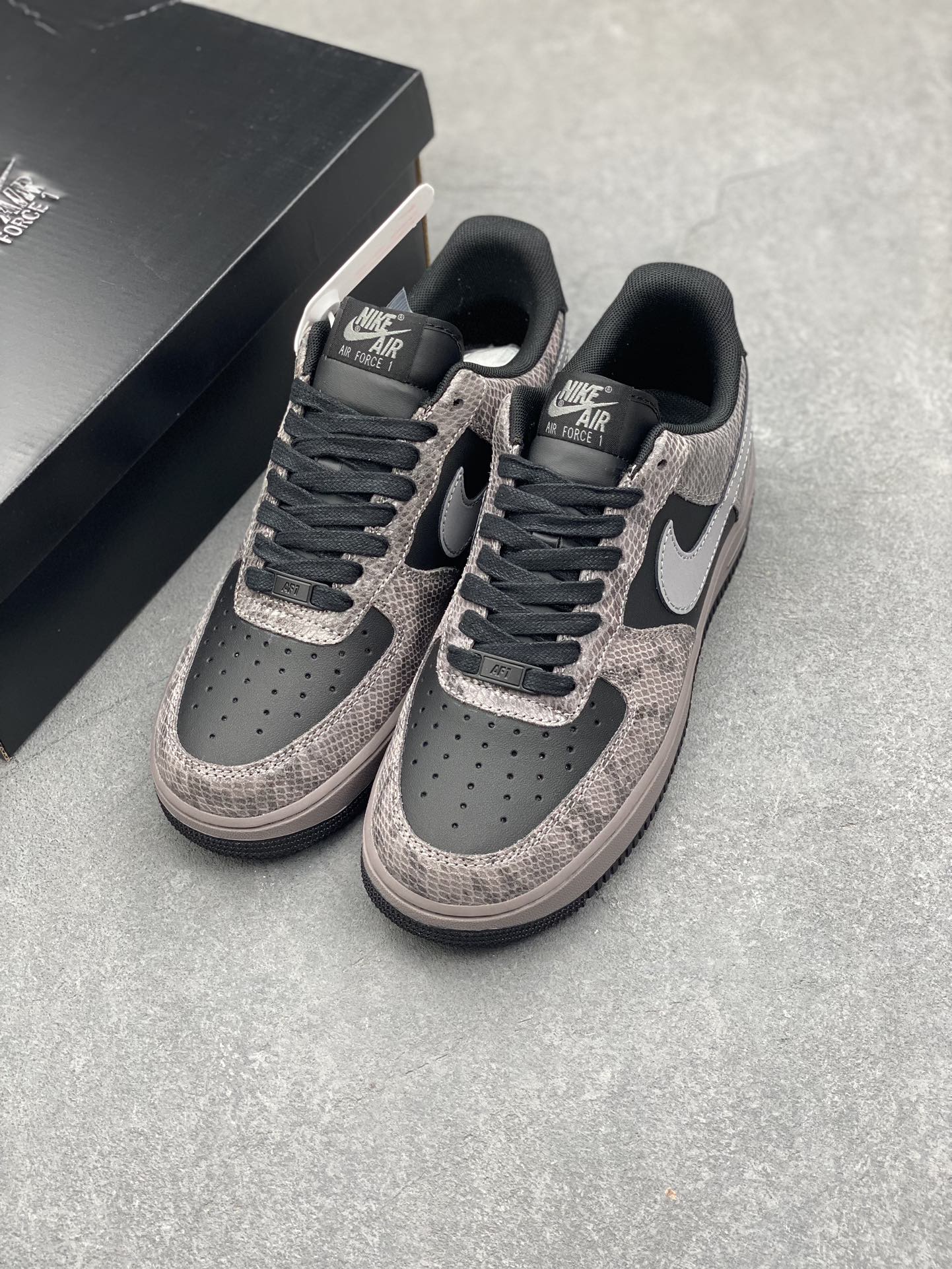 Nike Air Force 1 '07 Low Sneakers with Snake Print - HF2898-001 9 i1734280272 1162 3
