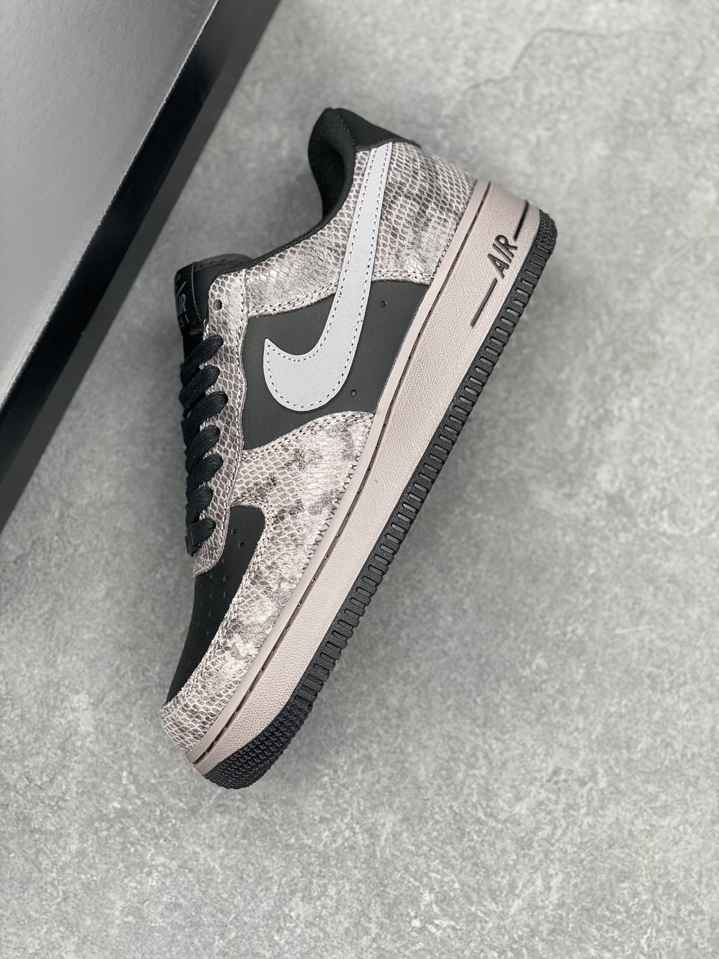 Nike Air Force 1 '07 Low Sneakers with Snake Print - HF2898-001 8 i1734280272 2243 0