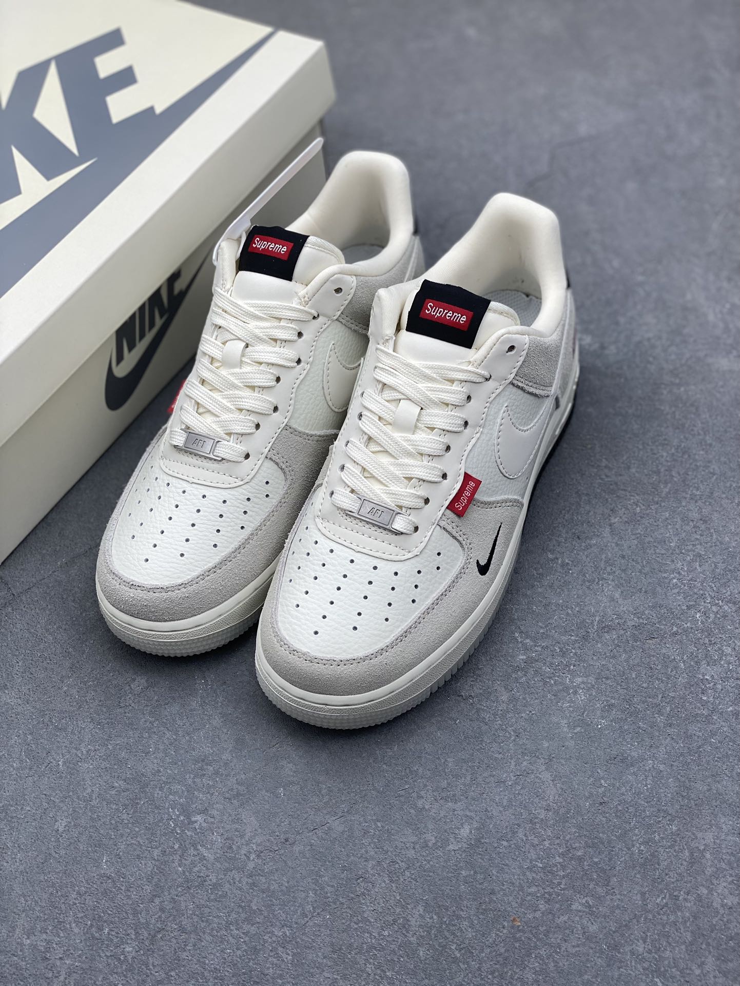 Nike Air Force 1 '07 Low Supreme Collaboration - Grey Woven Sneakers 9 i1734280504 8352 6