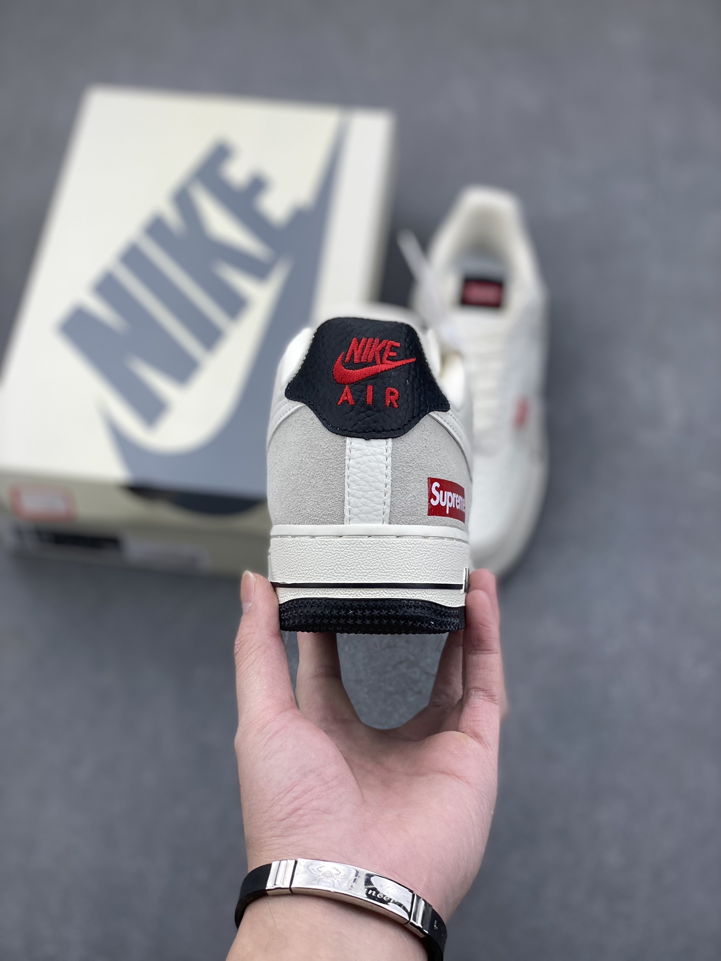 Nike Air Force 1 '07 Low Supreme Collaboration - Grey Woven Sneakers 5 i1734280504 9763 4