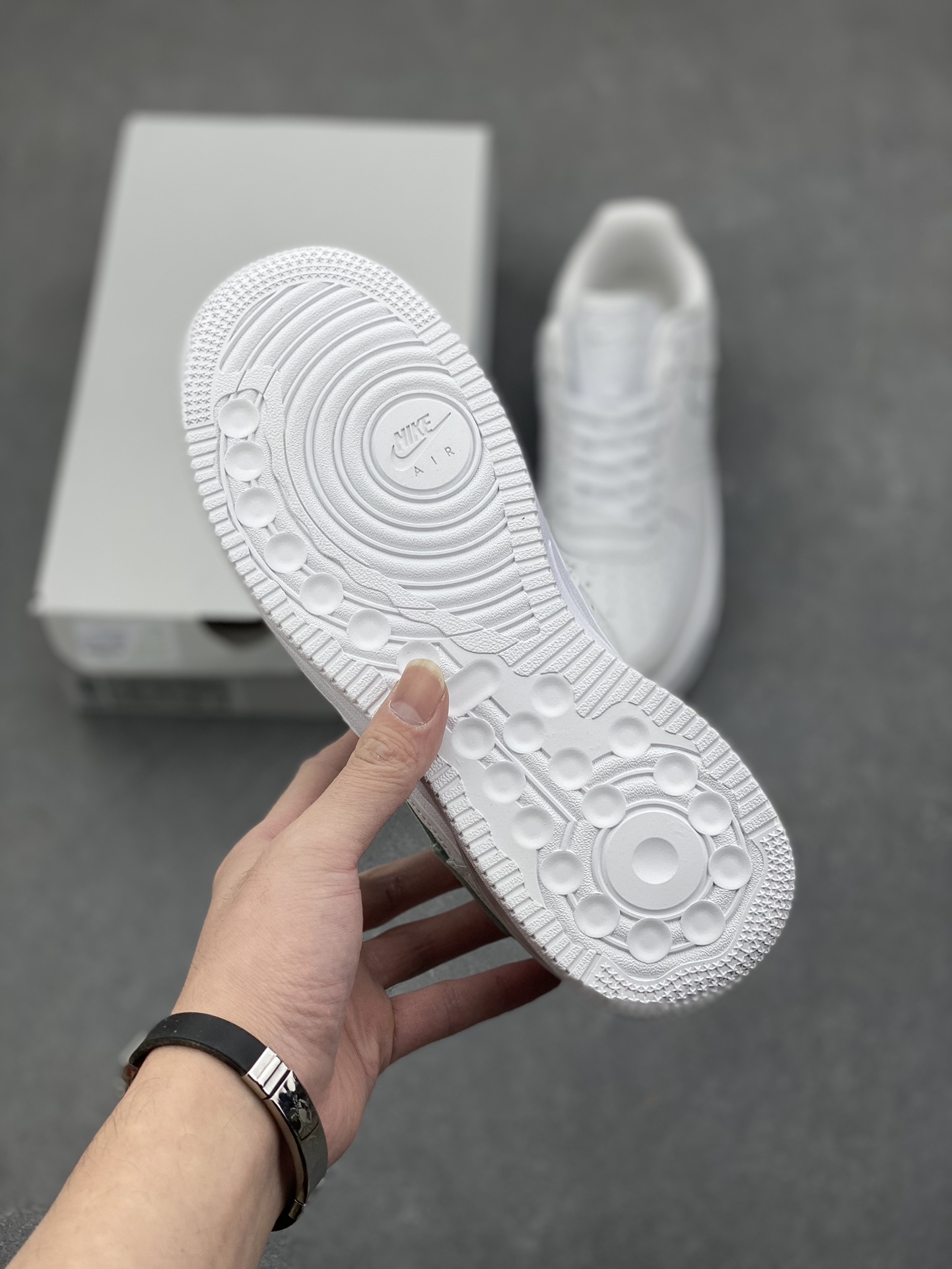 Nike Air Force 1 '07 Low White Leather Cushioned Sneakers HF3630-500 7 i1734366905 2514 1