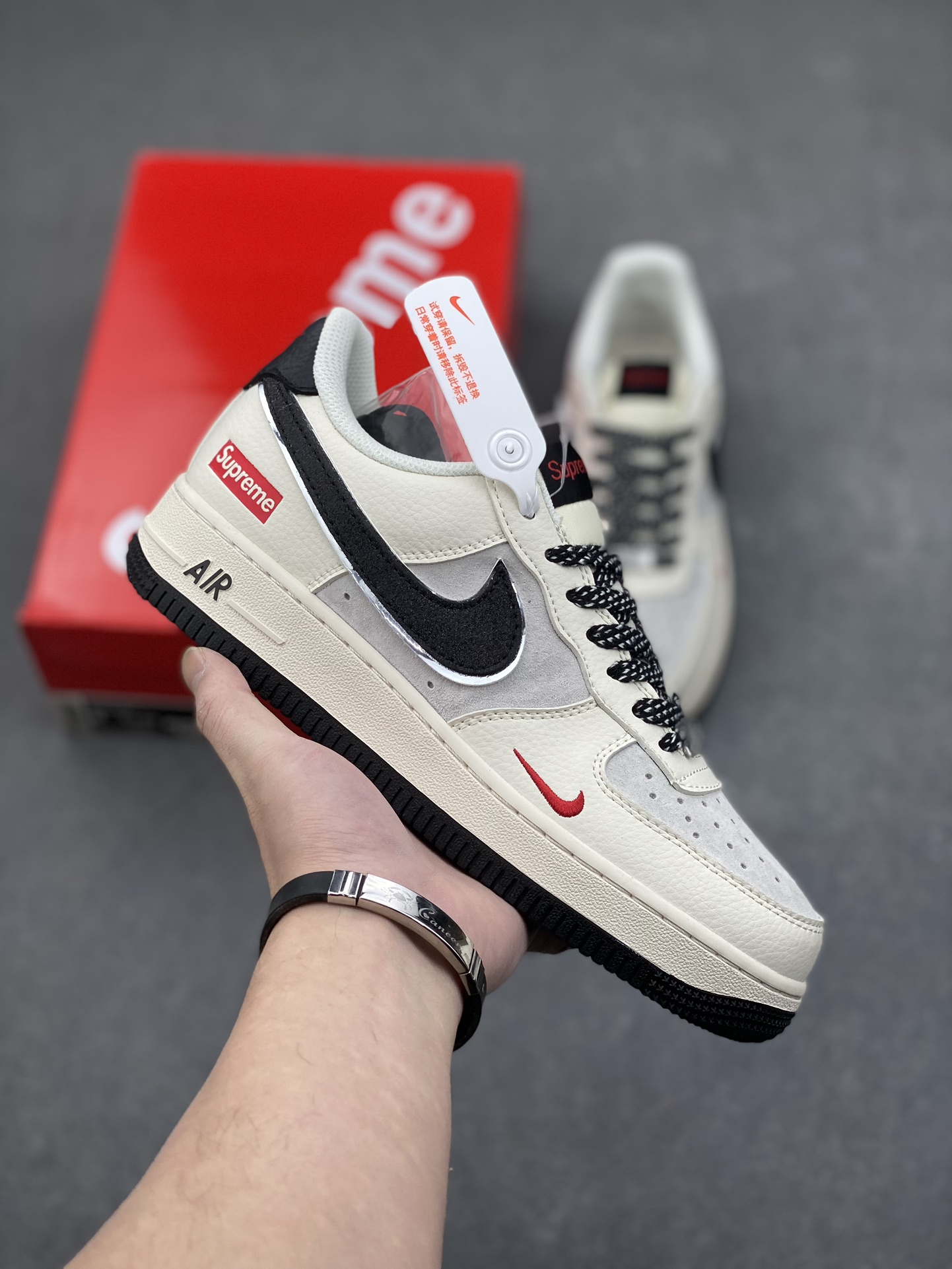 Nike Air Force 1 '07 Low Supreme Sneakers - Iconic Style & Comfort 2 i1734367142 363 3