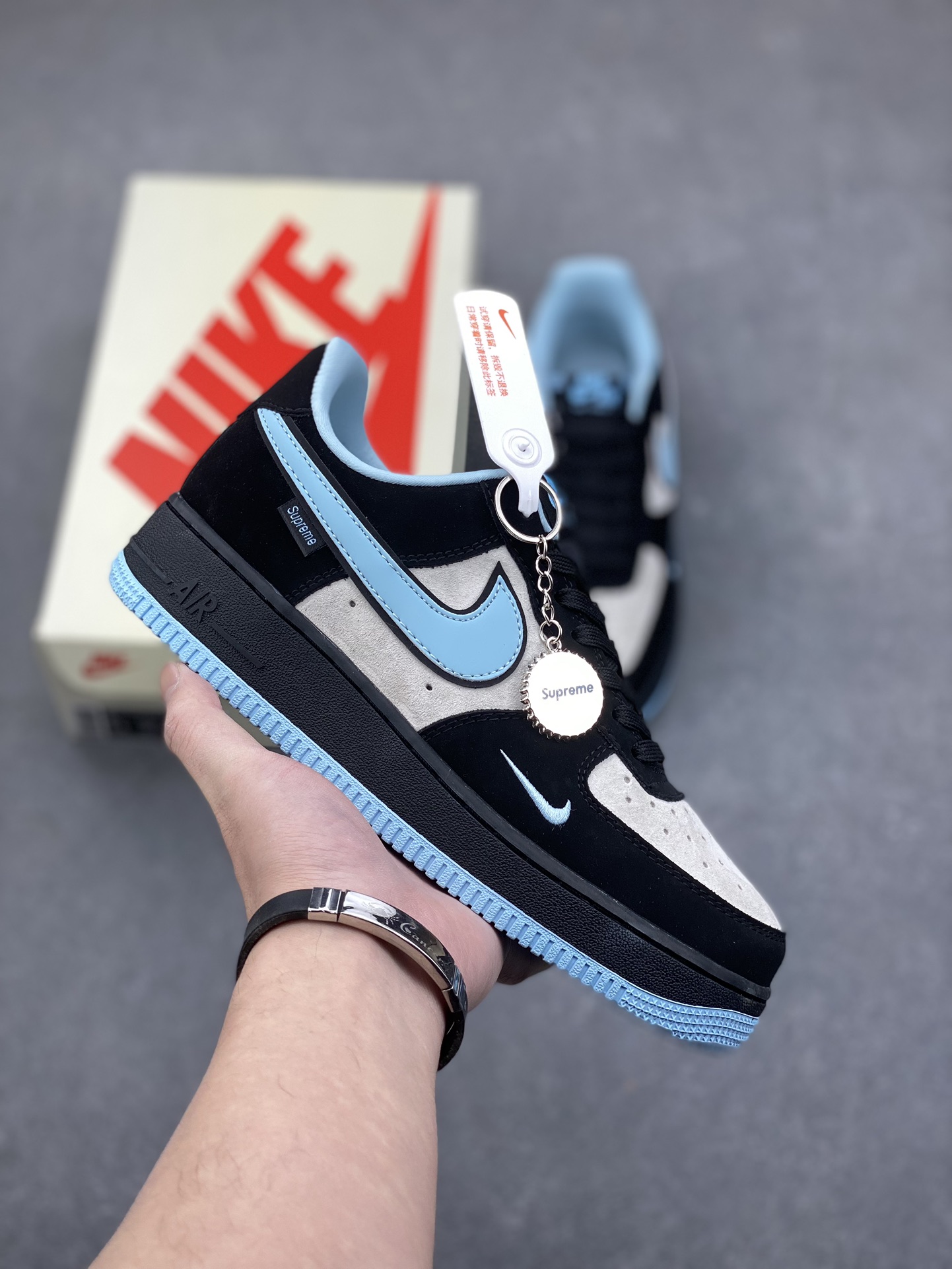 Nike Air Force 1 '07 Low Supreme Tiffany&Co. Limited Edition Sneakers 2 i1734367509 2398 1