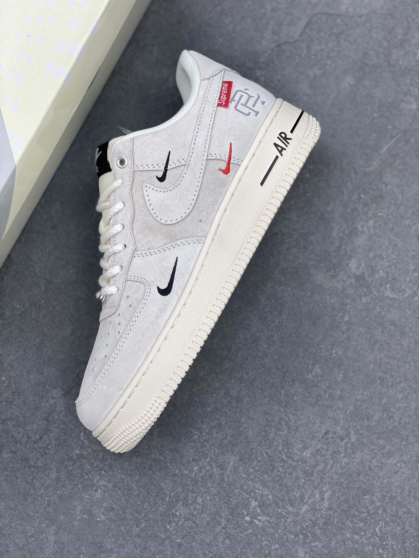Nike Air Force 1 '07 Low Supreme Triple Swoosh Sneakers - Cream White 8 i1734367573 4377 1