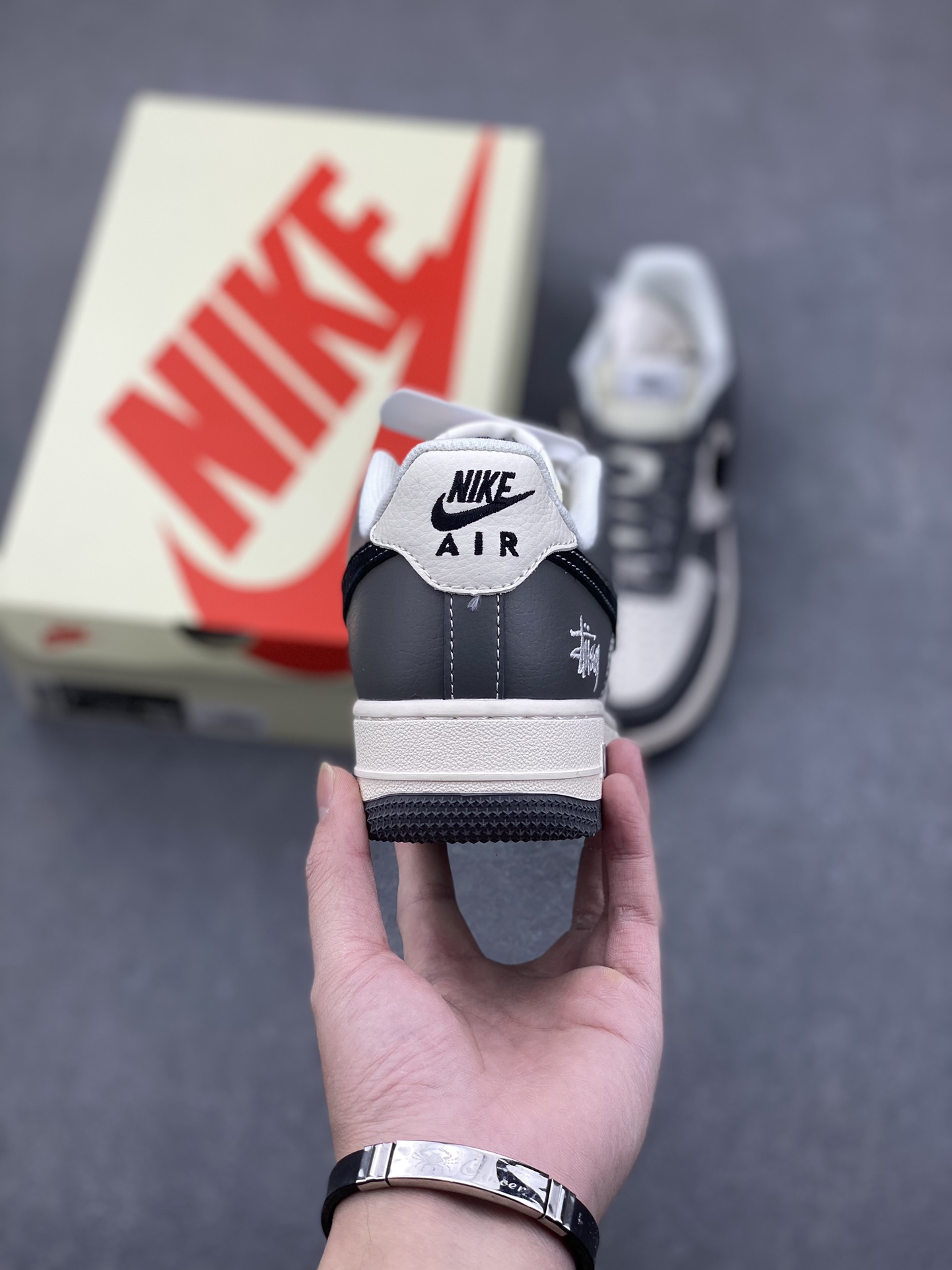 Nike Air Force 1 '07 Low Stussy Collaboration - Nebula Gray Sneakers 5 i1734367620 172 0
