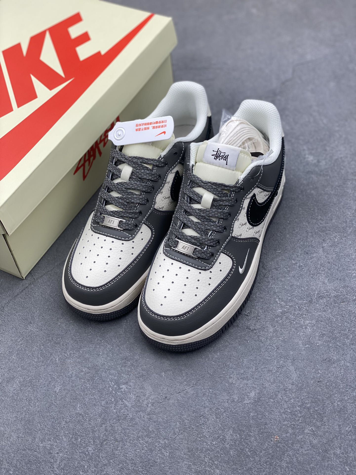 Nike Air Force 1 '07 Low Stussy Collaboration - Nebula Gray Sneakers 9 i1734367620 6279 2