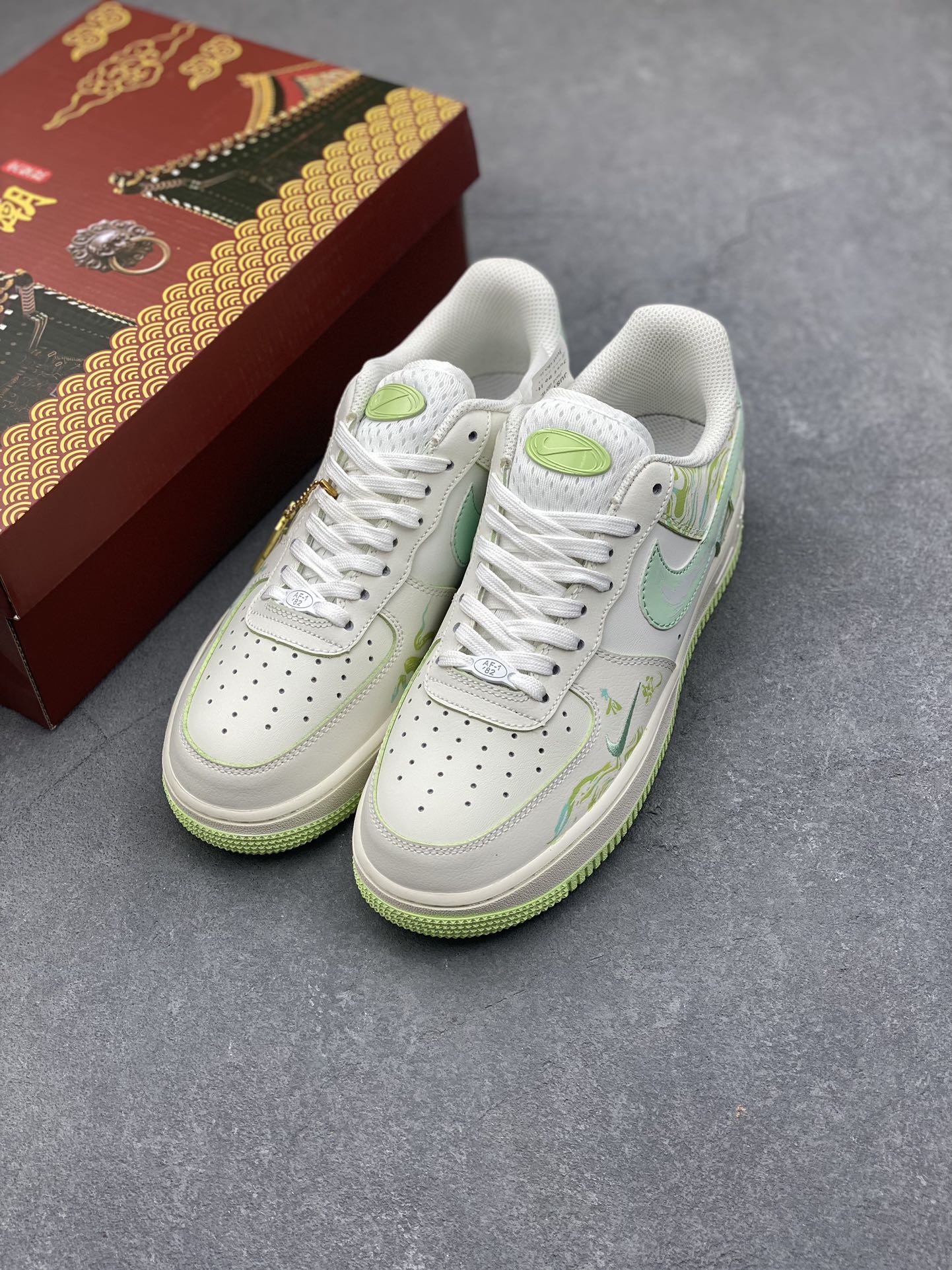 Nike Air Force 1 Low 'Green Snake' Limited Edition Green and White Sneakers 9 i1734453505 6529 3
