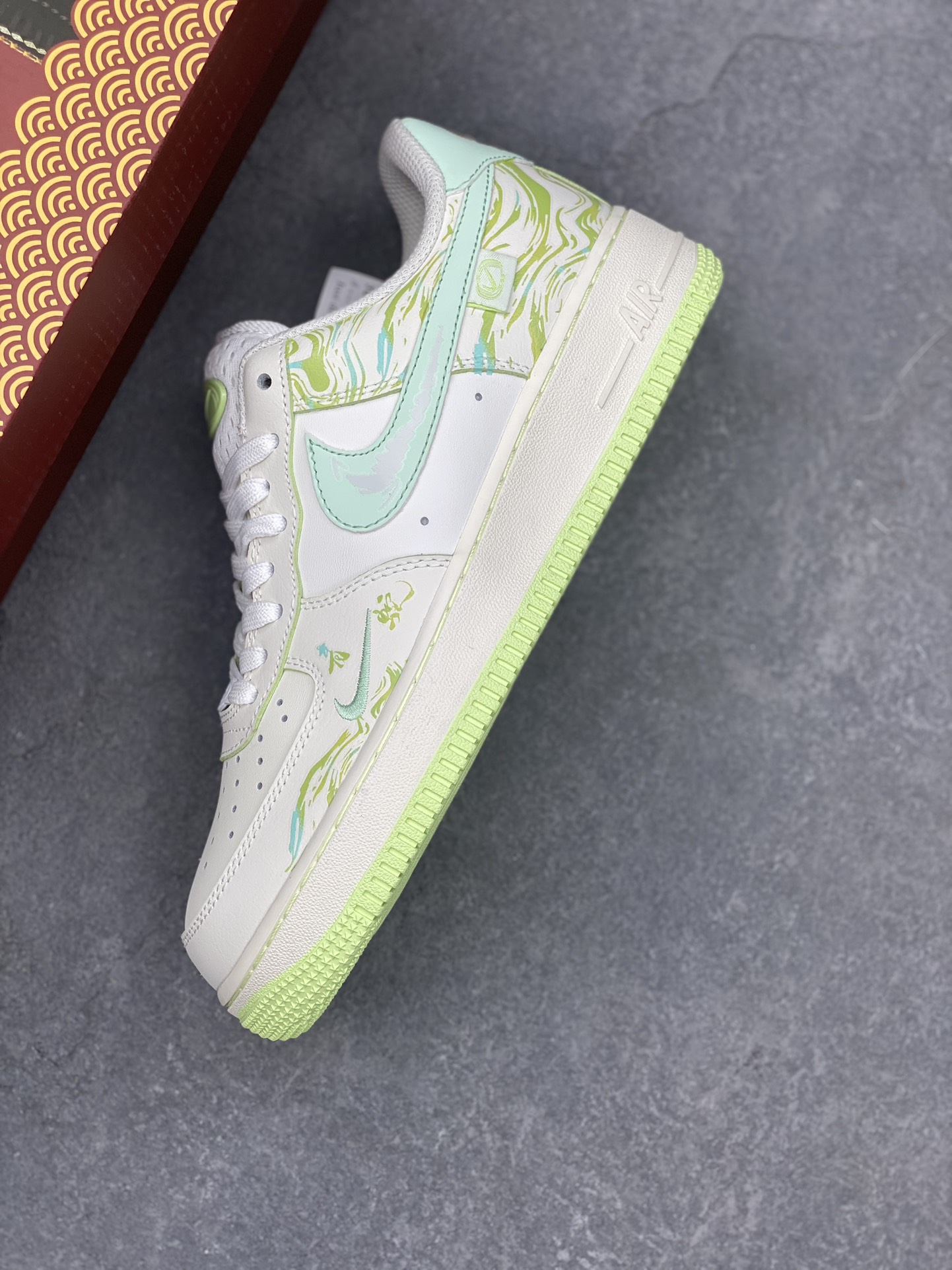 Nike Air Force 1 Low 'Green Snake' Limited Edition Green and White Sneakers 8 i1734453505 9517 6