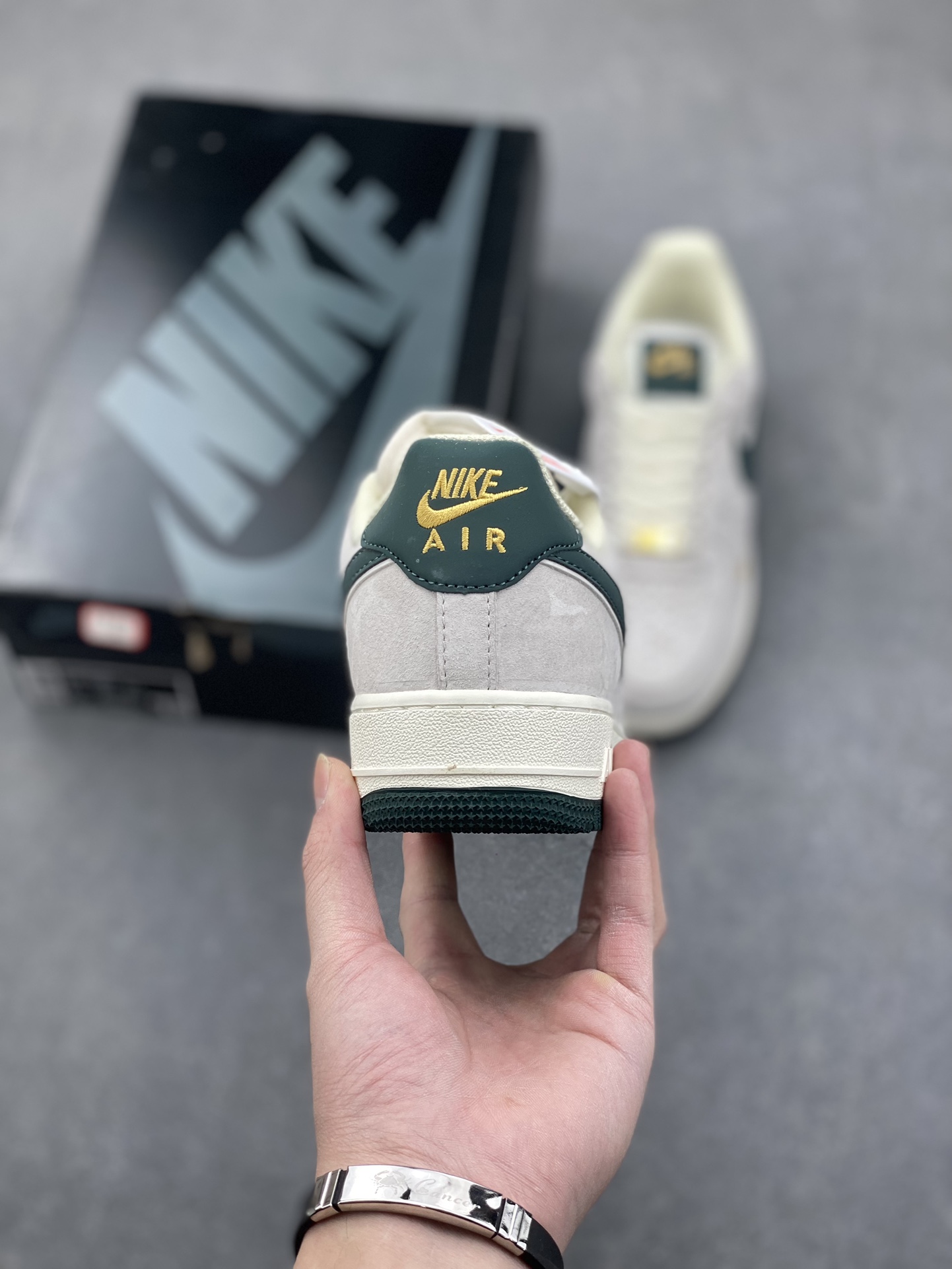 Nike Air Force 1 Low '07 Green Suede Sneakers 5 i1734453933 830 6