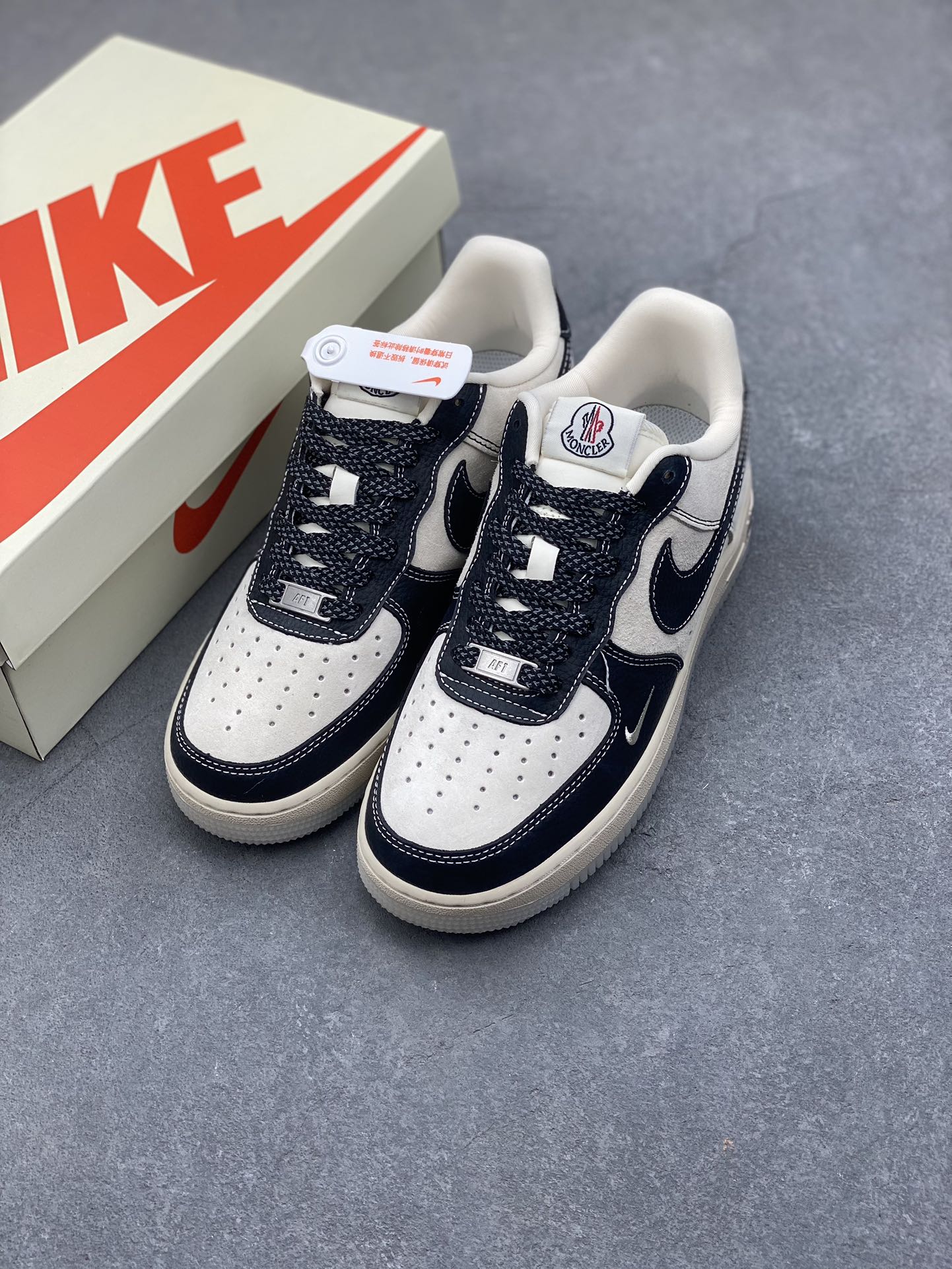 Nike Air Force 1 '07 Low Moncler Collab Black Leather Pigskin Sneakers 9 i1734454144 7969 3