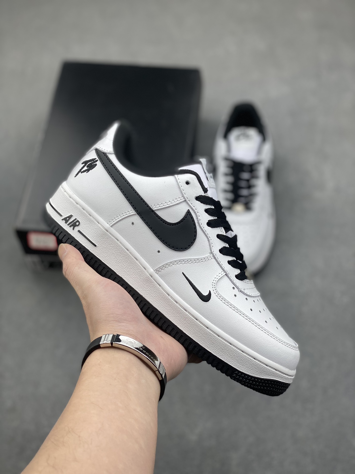 Nike Air Force 1 '07 Low White/Black DO7659-101 - Iconic Style & Comfort 2 i1734454321 1752 2