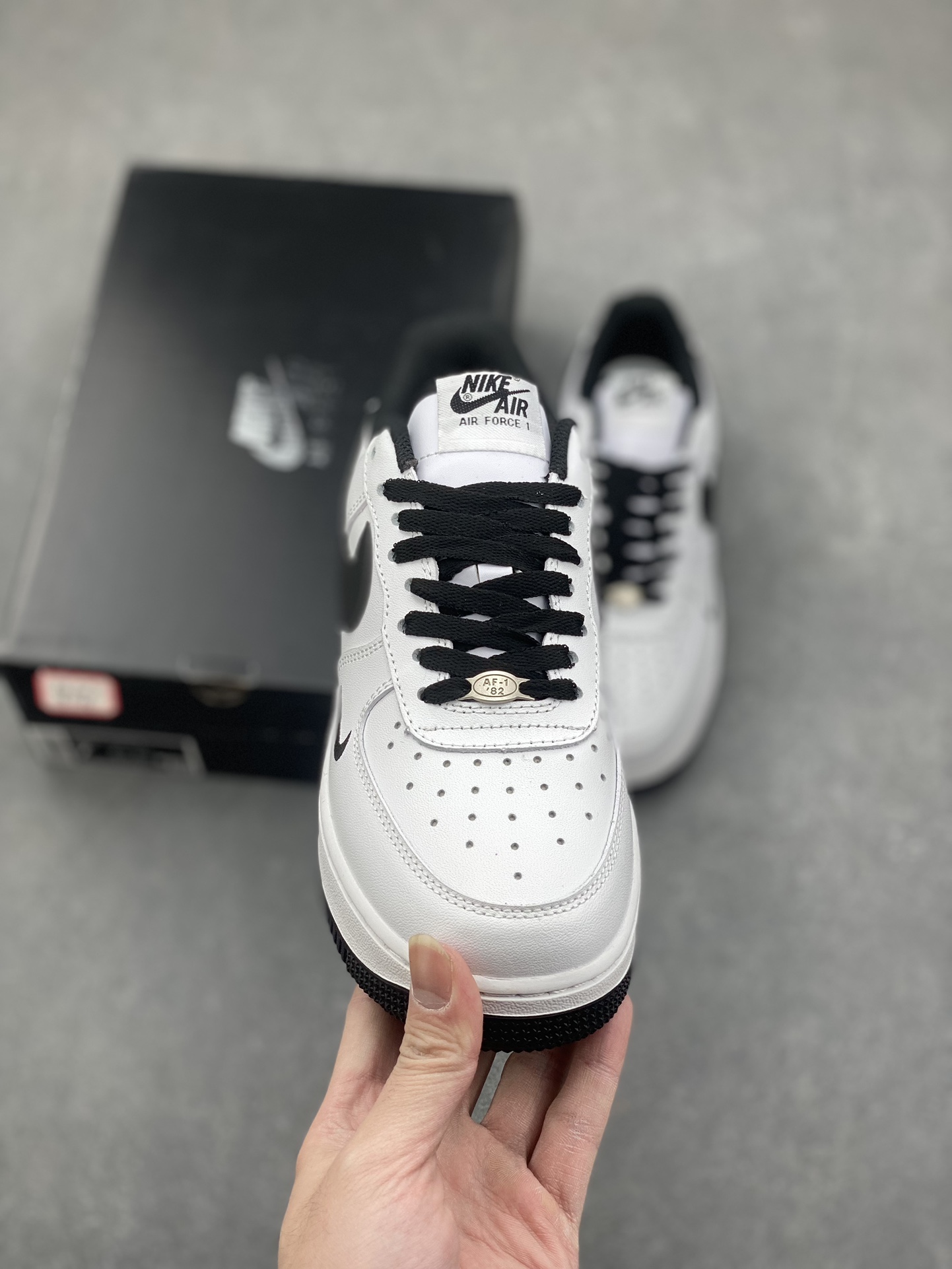 Nike Air Force 1 '07 Low White/Black DO7659-101 - Iconic Style & Comfort 3 i1734454321 248 0