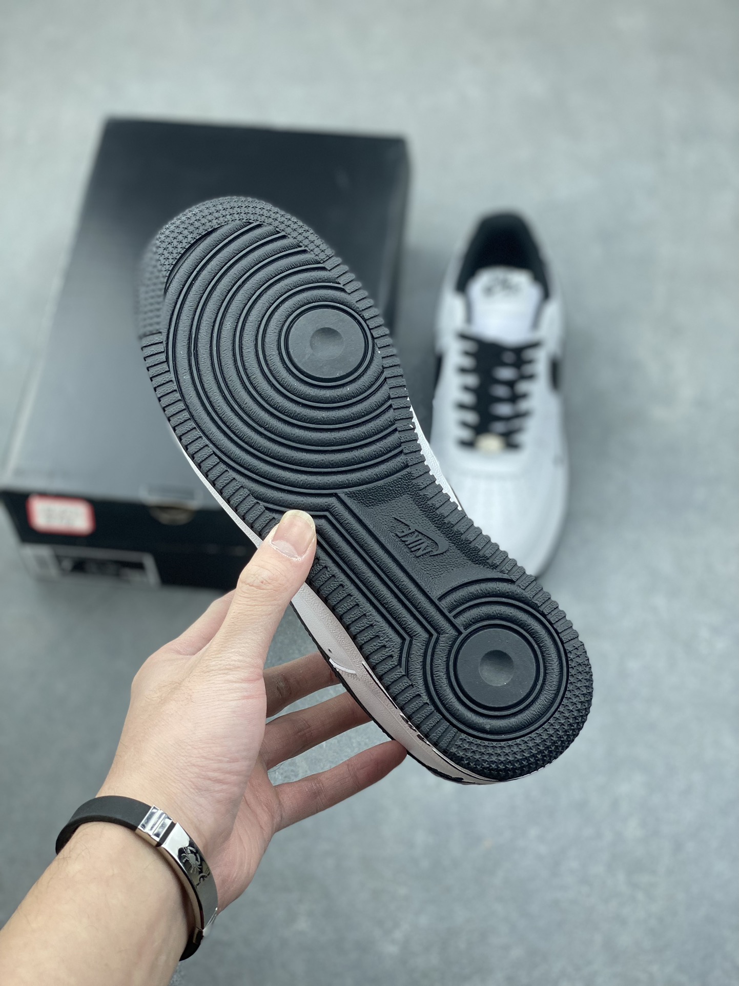 Nike Air Force 1 '07 Low White/Black DO7659-101 - Iconic Style & Comfort 7 i1734454321 3167 6