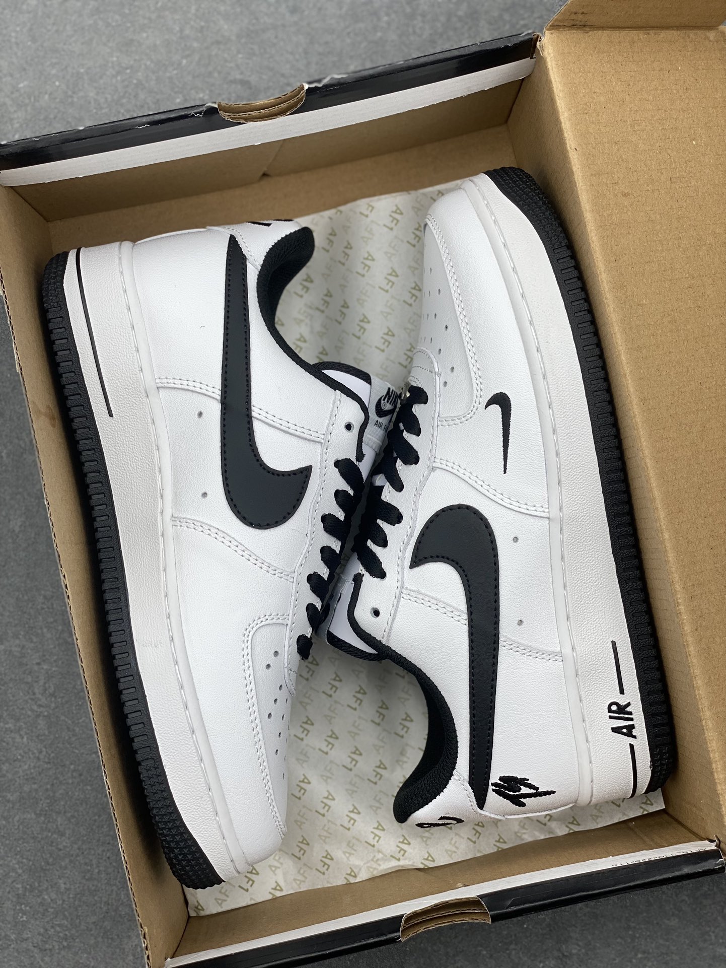 Nike Air Force 1 '07 Low White/Black DO7659-101 - Iconic Style & Comfort 10 i1734454321 9892 7