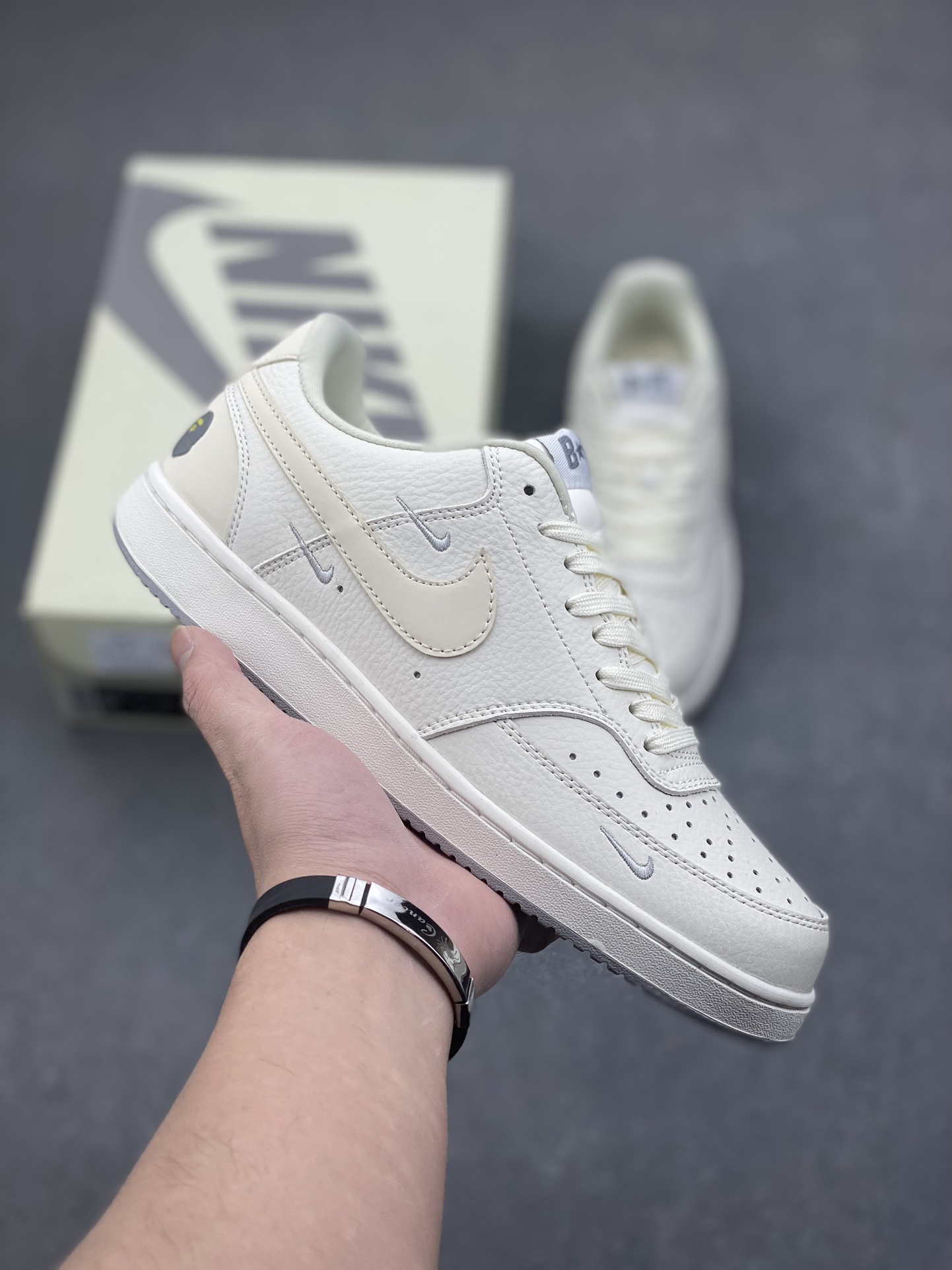 Nike Ebernon Low PRM Sneakers - Versatile, Breathable, and Stylish 2 i1734541204 5170 2