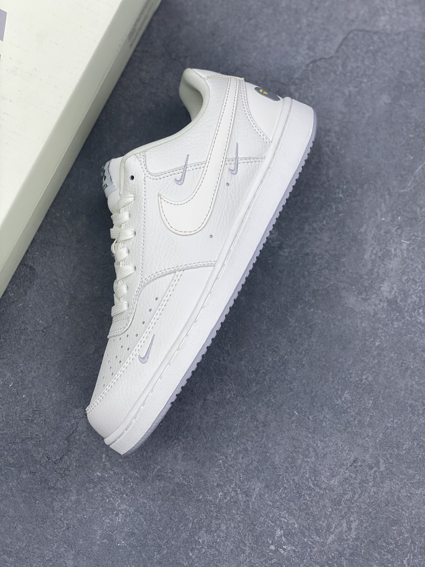 Nike Ebernon Low PRM Sneakers - Versatile, Breathable, and Stylish 8 i1734541204 680 1